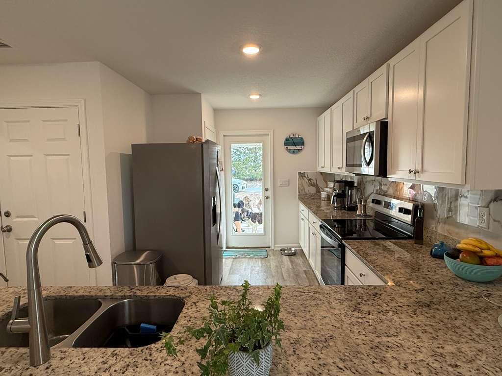 Owl's Head East - Residential Lease