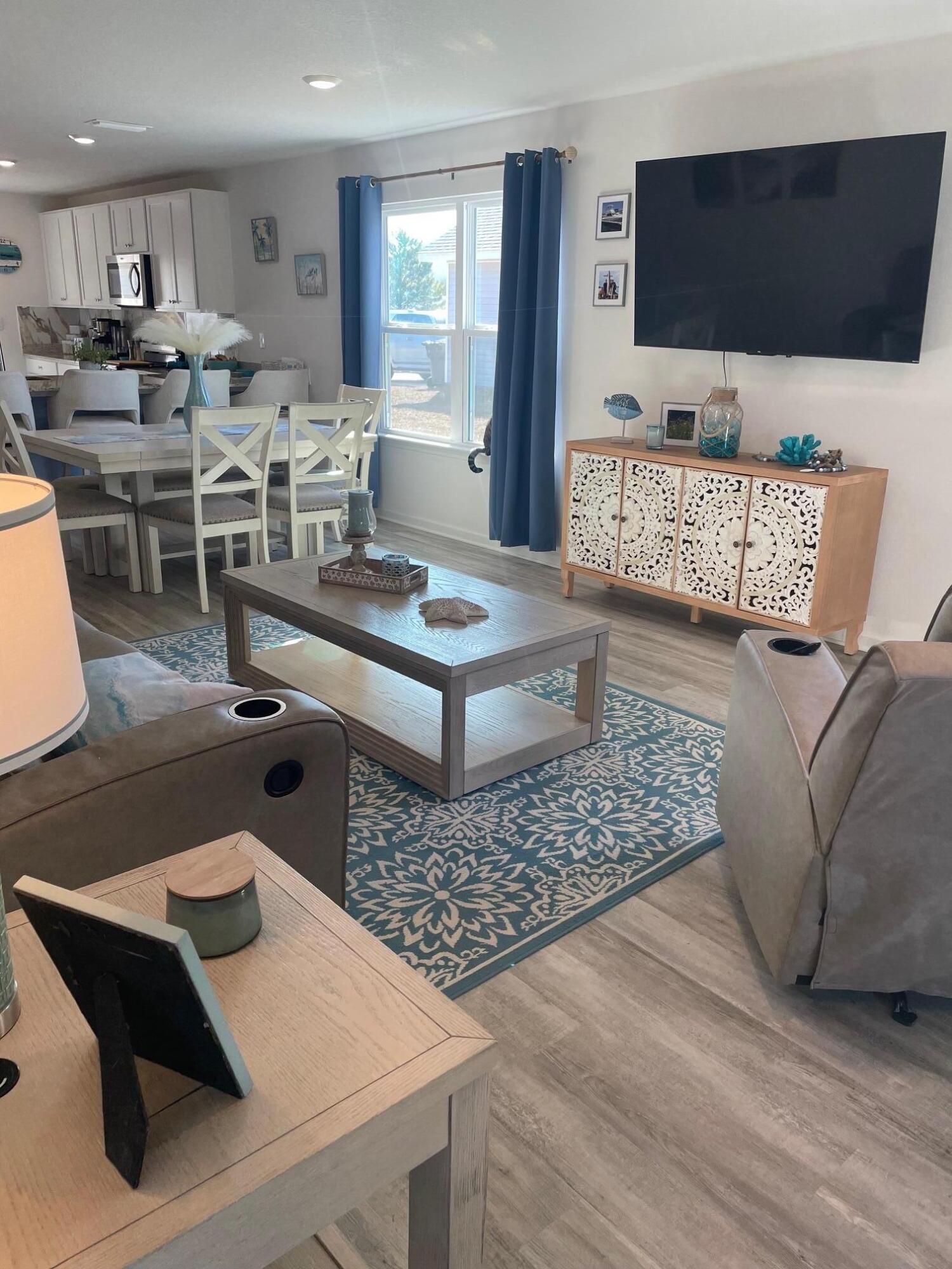 Owl's Head East - Residential Lease