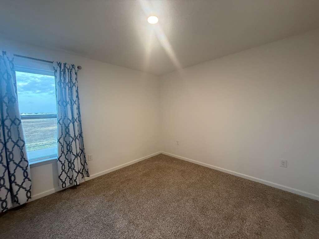 Owl's Head East - Residential Lease