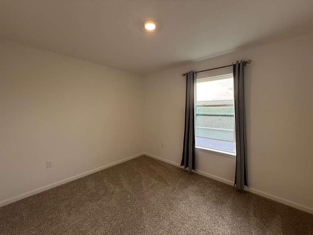 Owl's Head East - Residential Lease