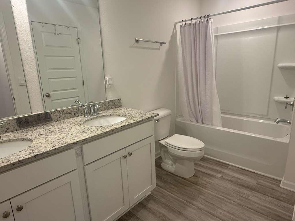 Owl's Head East - Residential Lease