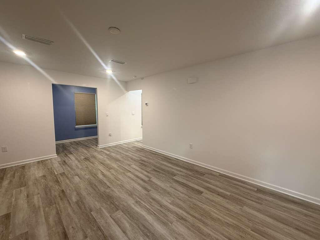 Owl's Head East - Residential Lease