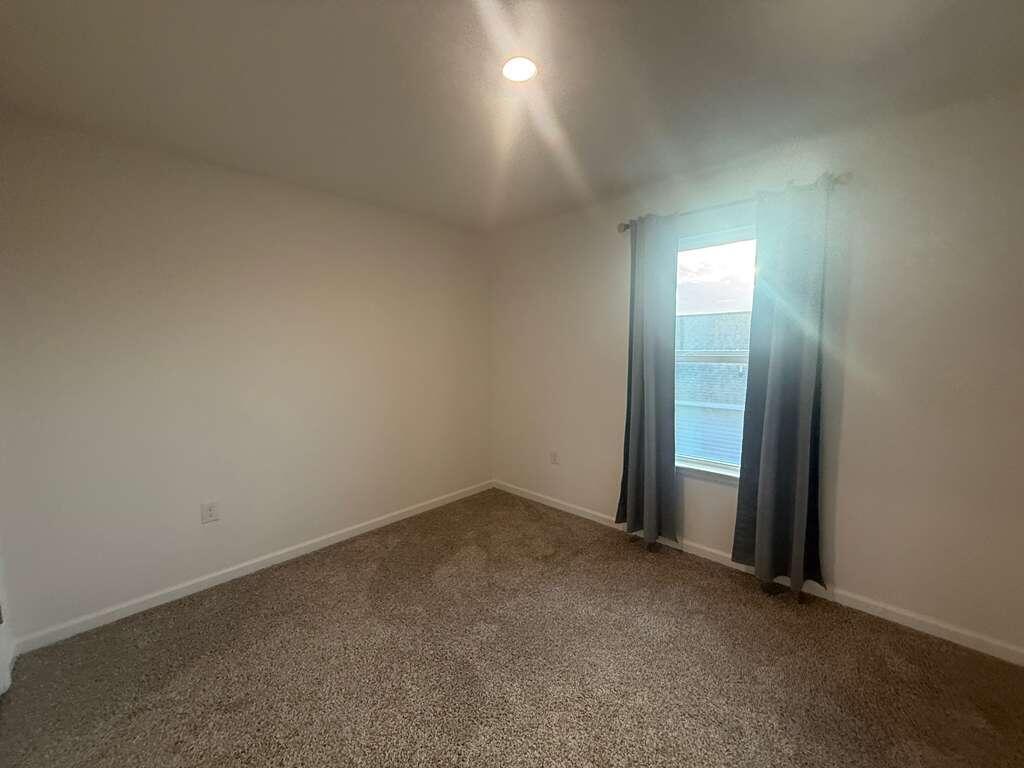 Owl's Head East - Residential Lease