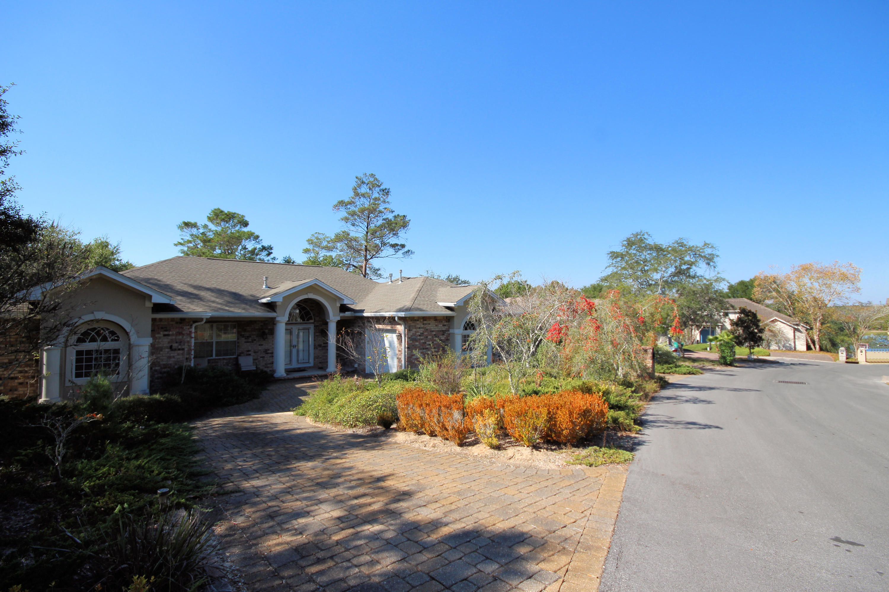 EAGLE RIDGE - Residential