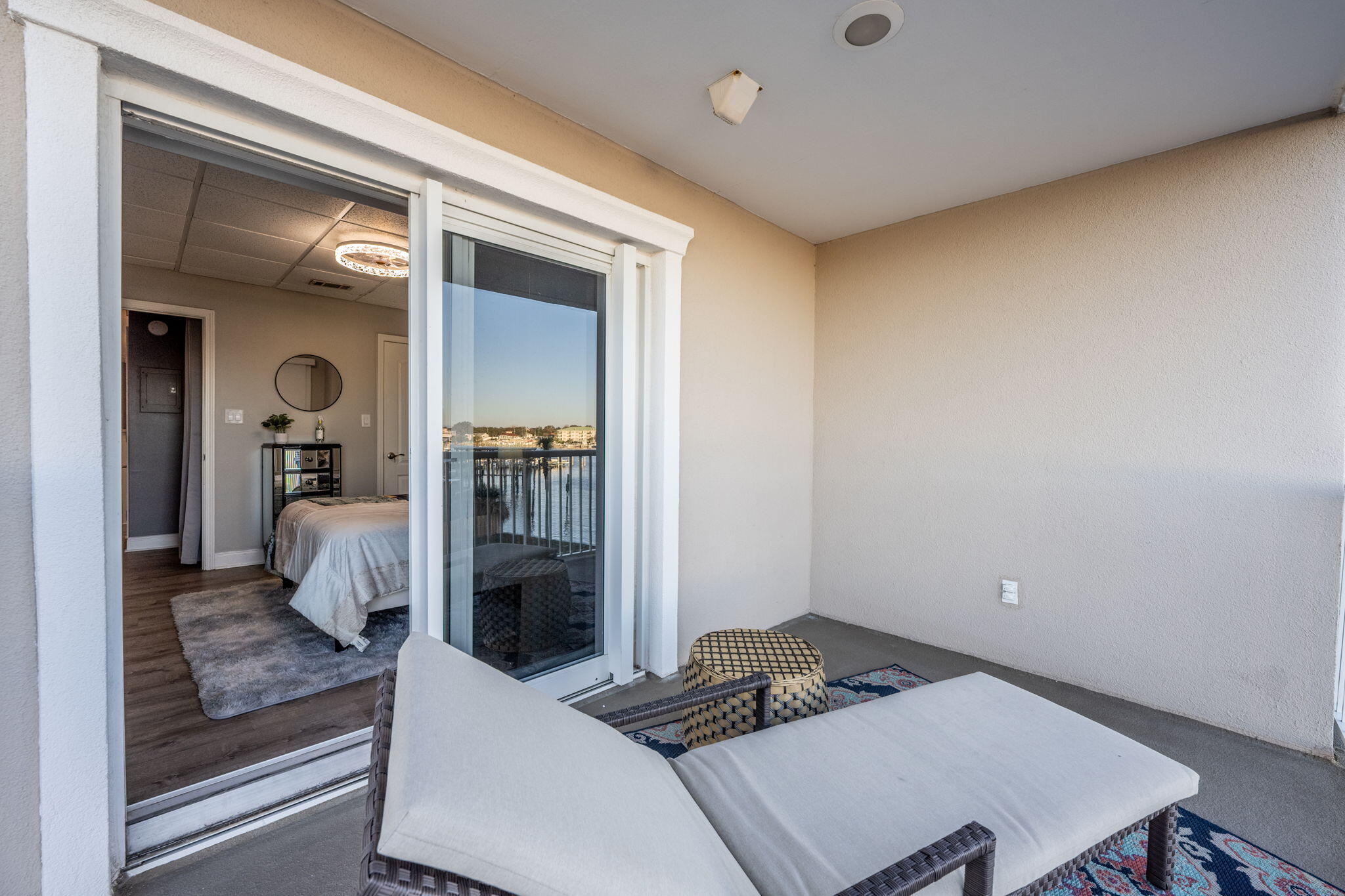 SUN KING TOWERS PH 1 - Residential Lease