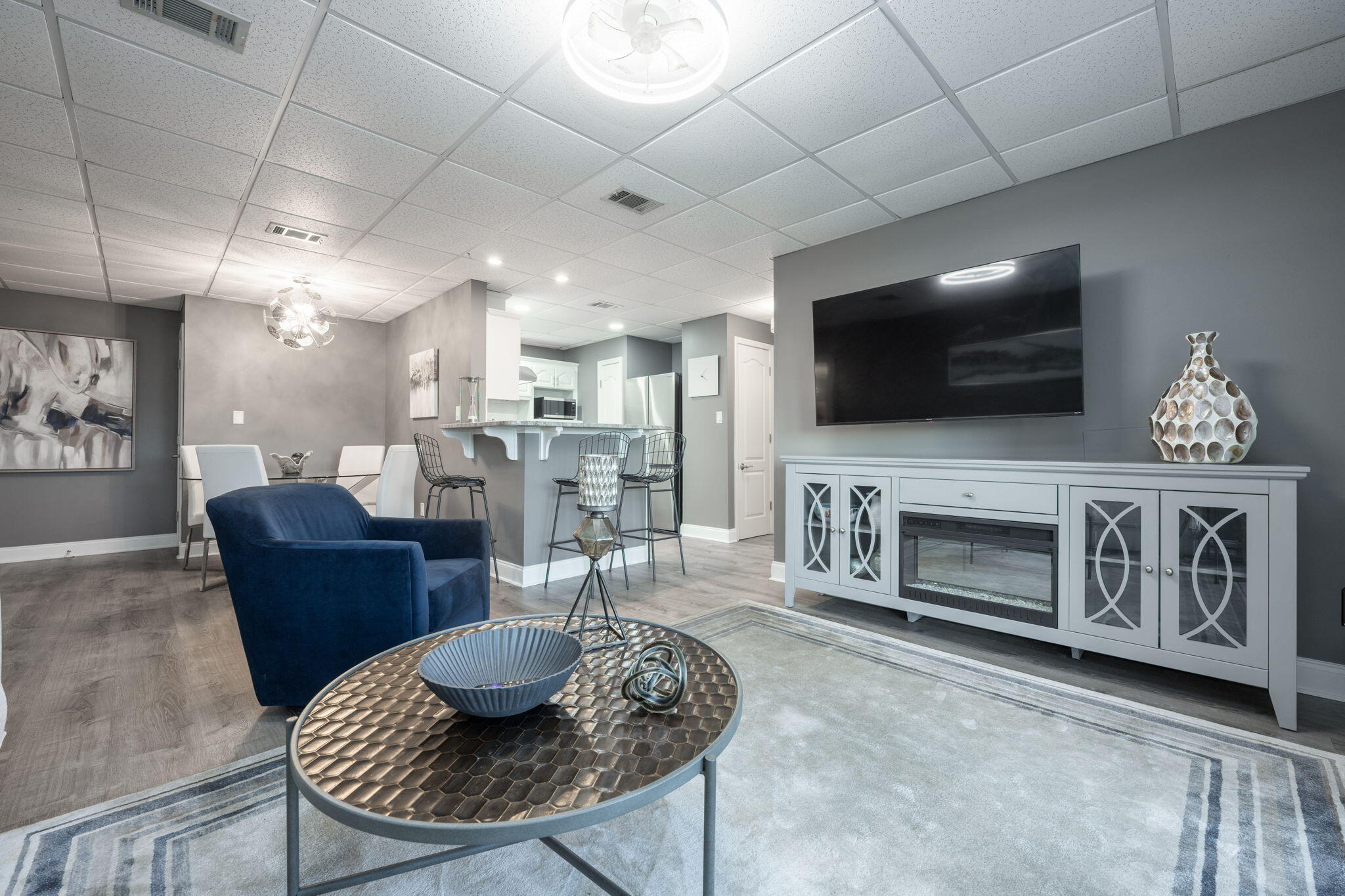 SUN KING TOWERS PH 1 - Residential Lease