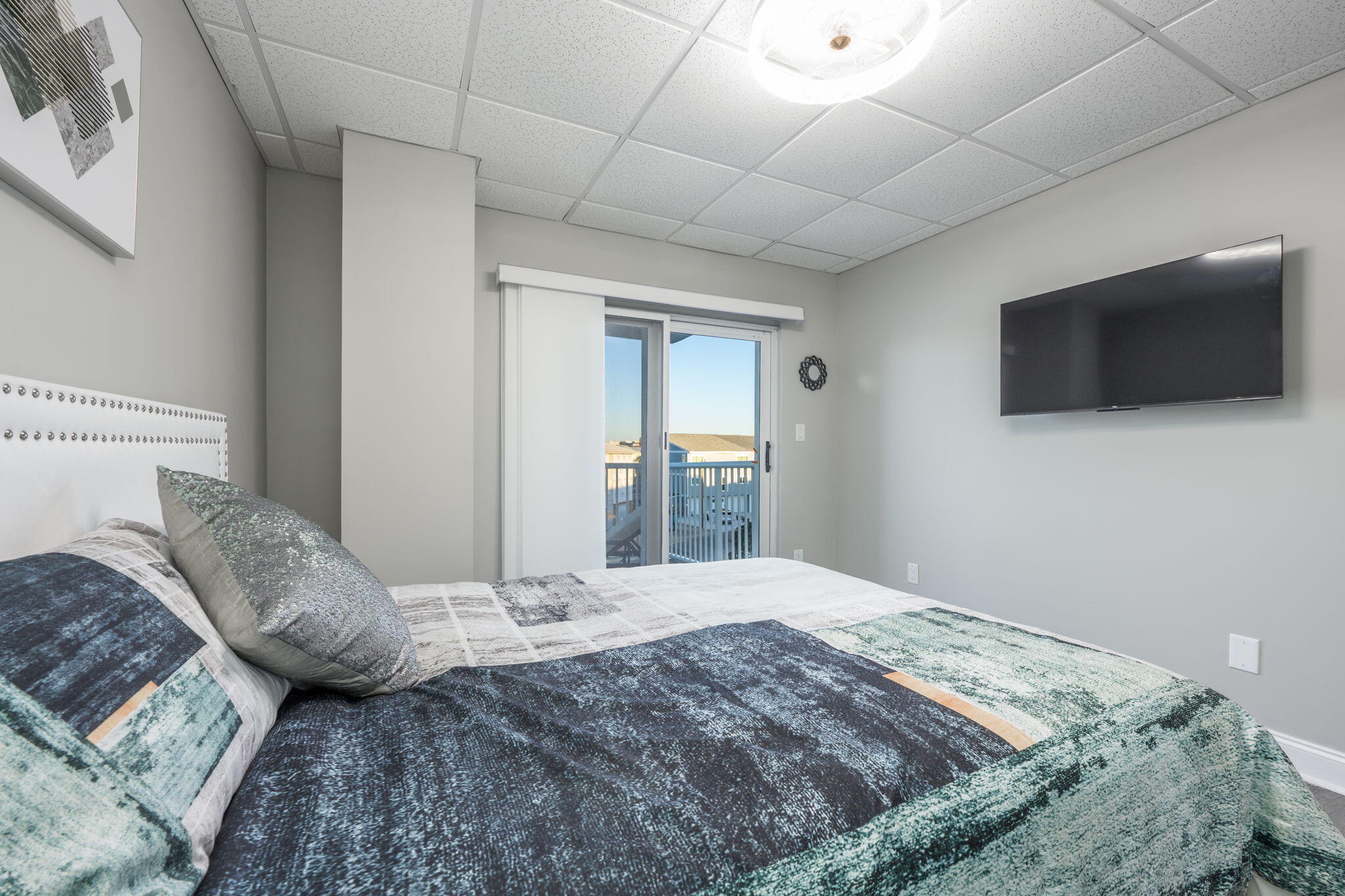 SUN KING TOWERS PH 1 - Residential Lease