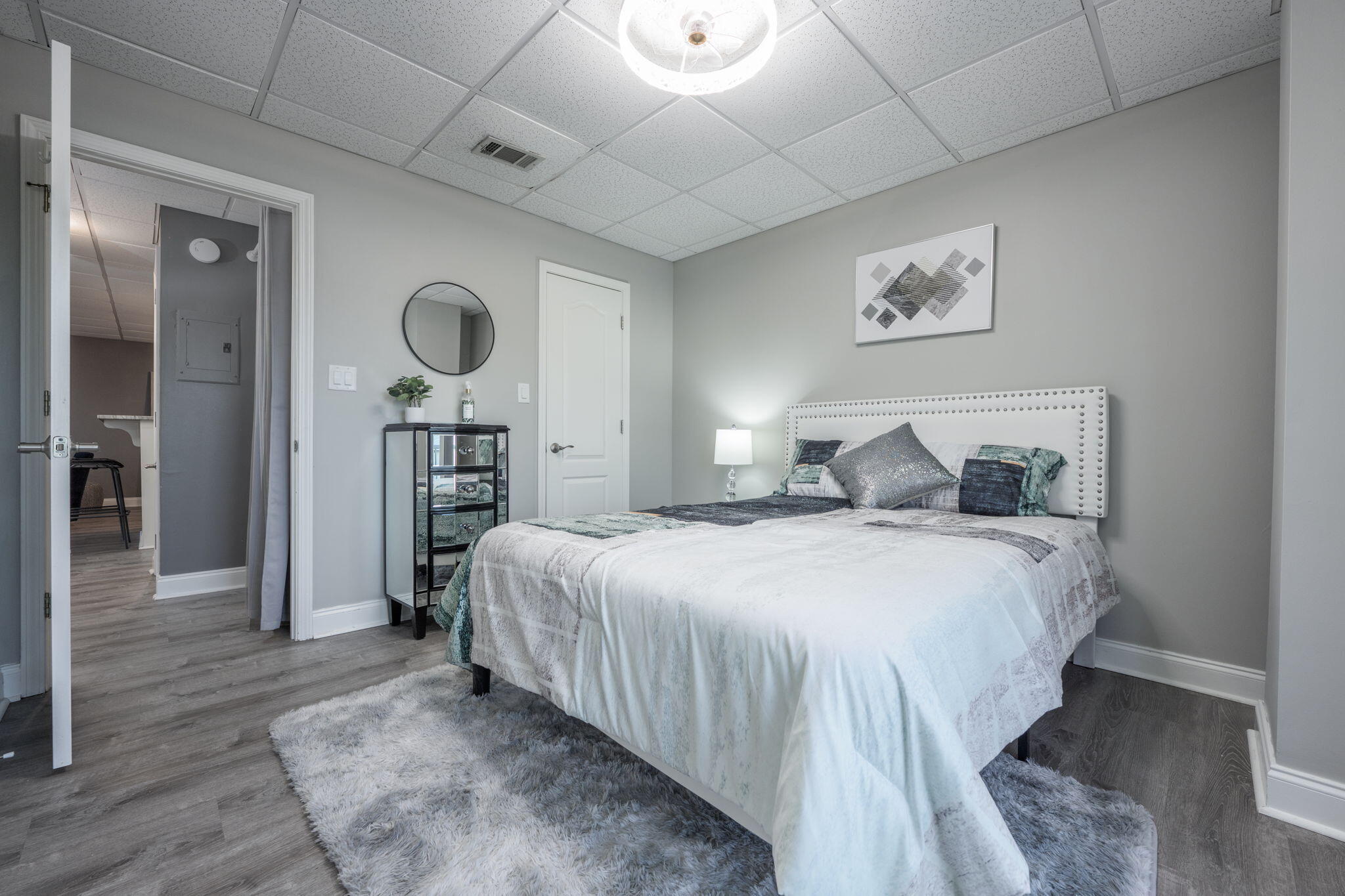 SUN KING TOWERS PH 1 - Residential Lease