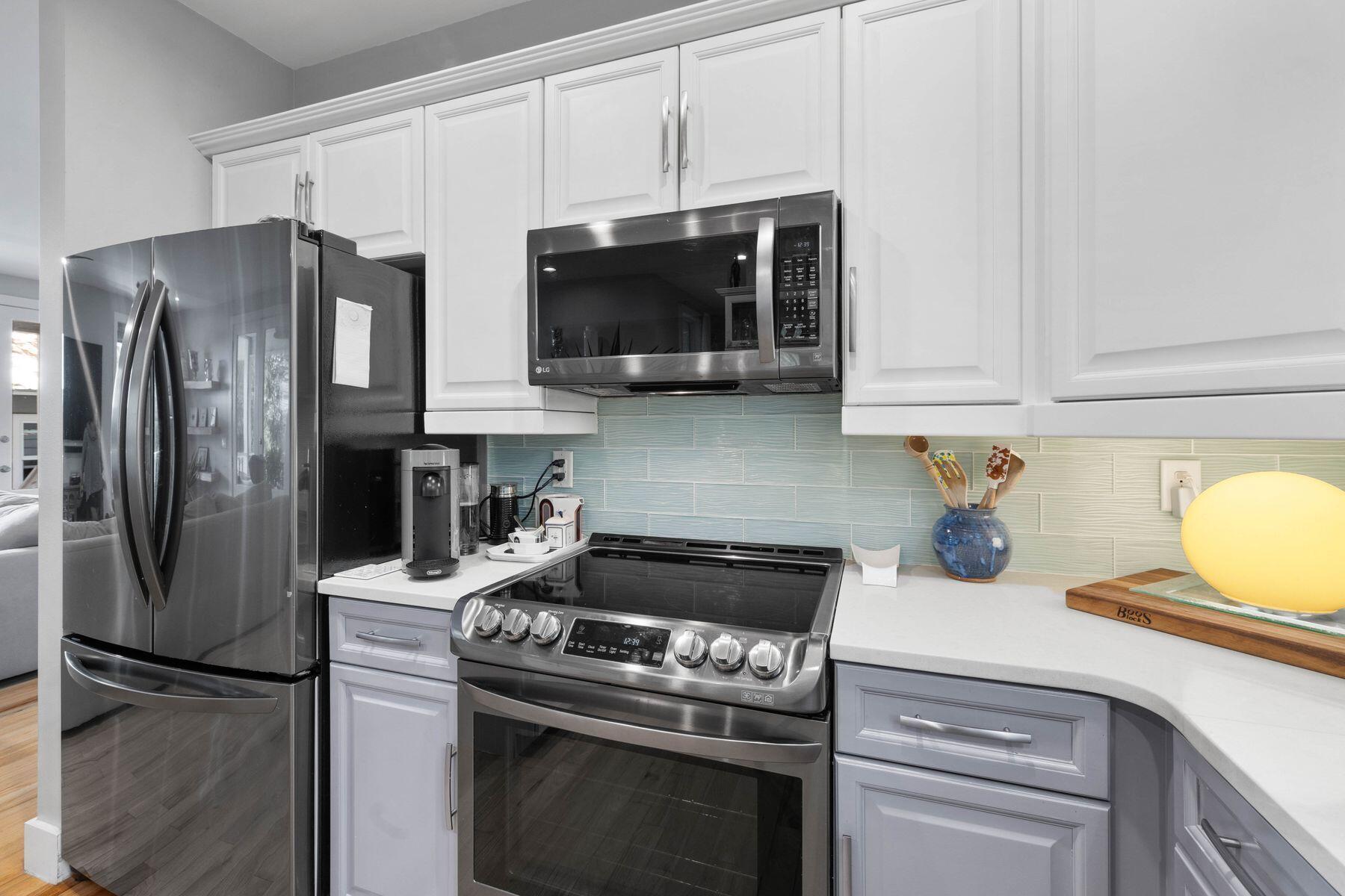 BAY MAGNOLIA - Residential