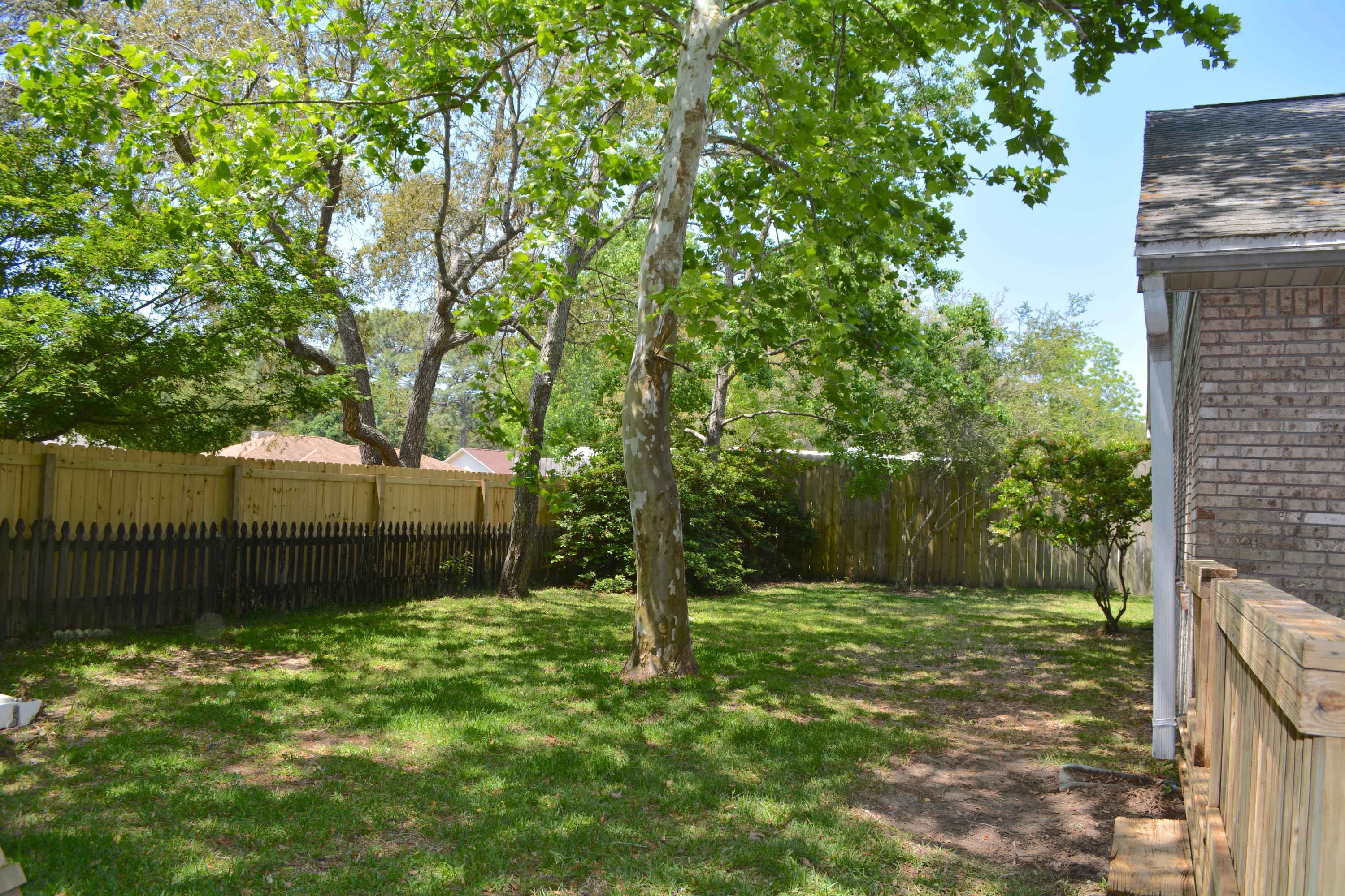 MEADOW WOODS - Residential