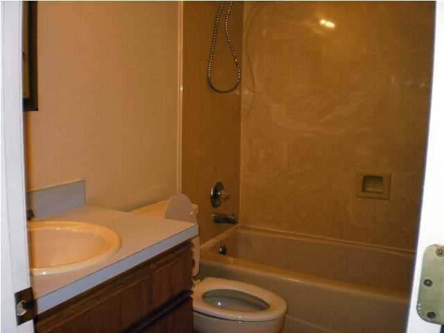 BAYOU WOODS 3RD ADDN - Residential Lease