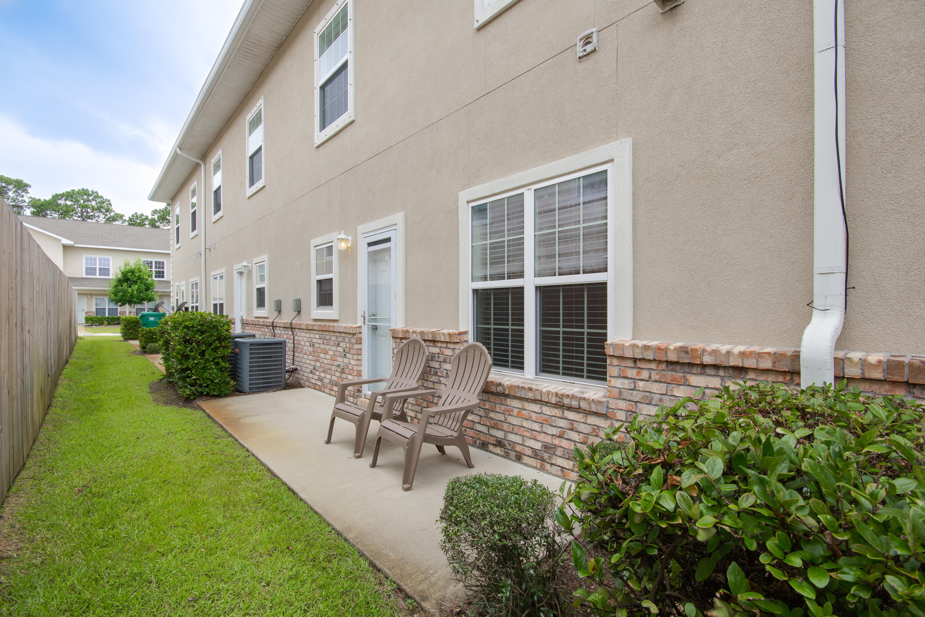 MERIDIAN SQUARE T/H - Residential