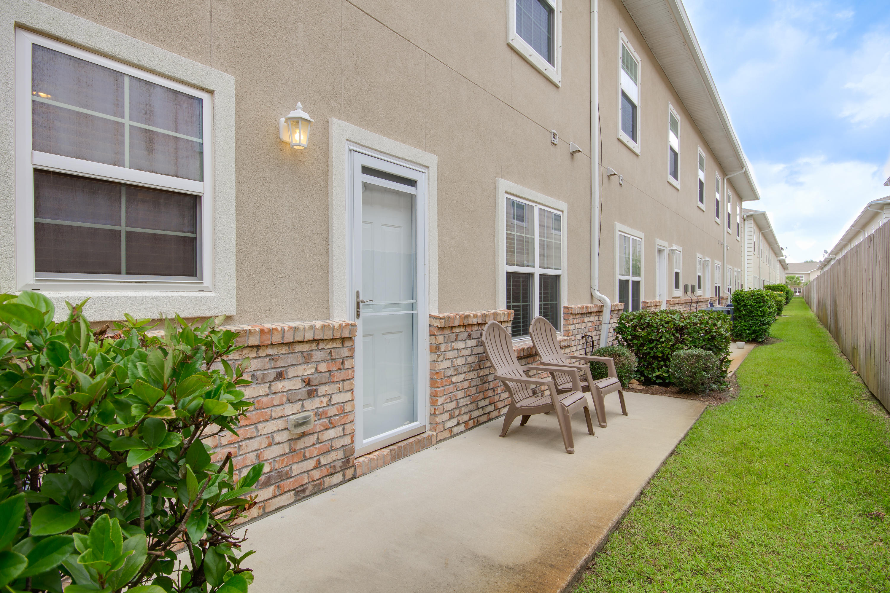 MERIDIAN SQUARE T/H - Residential