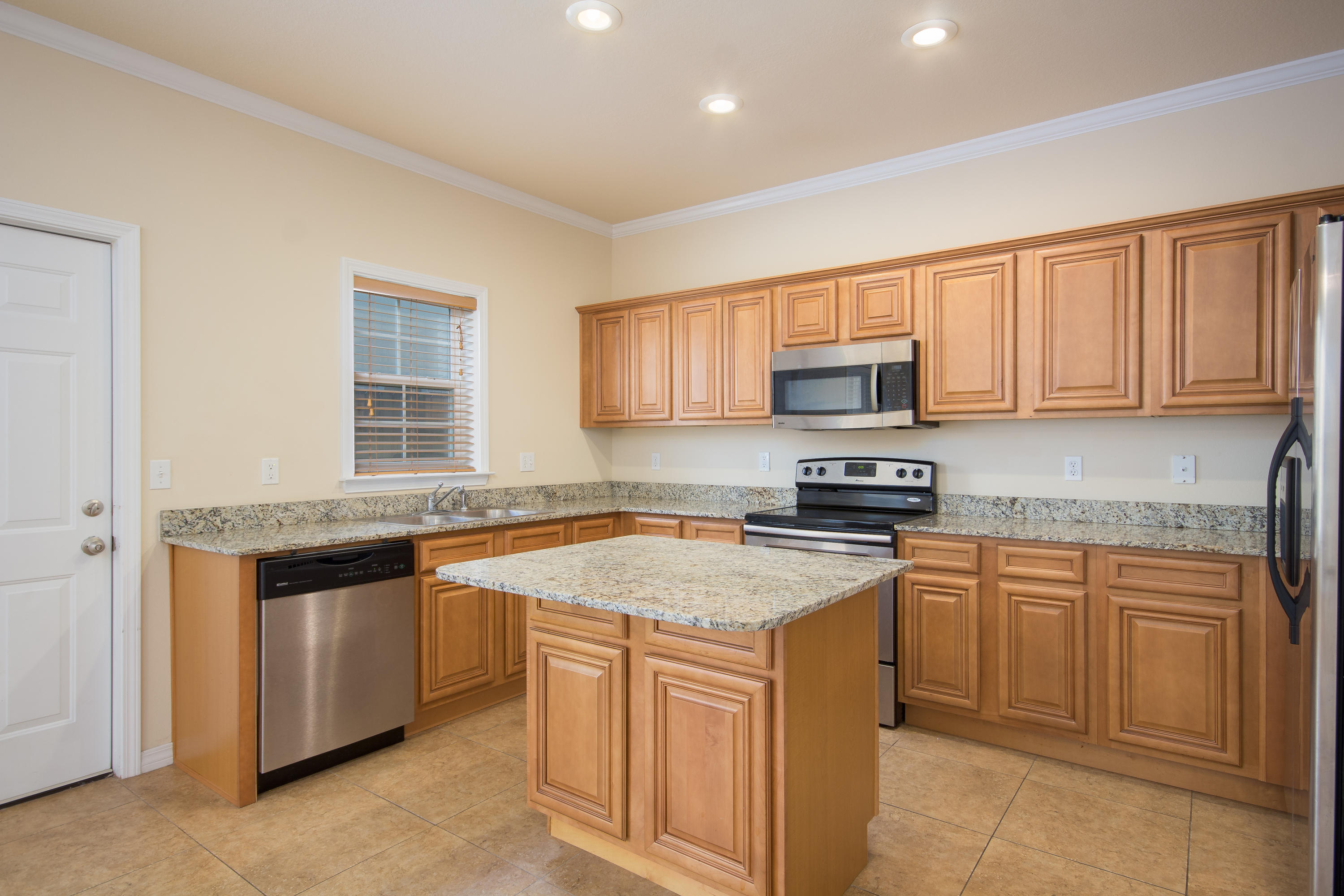 MERIDIAN SQUARE T/H - Residential