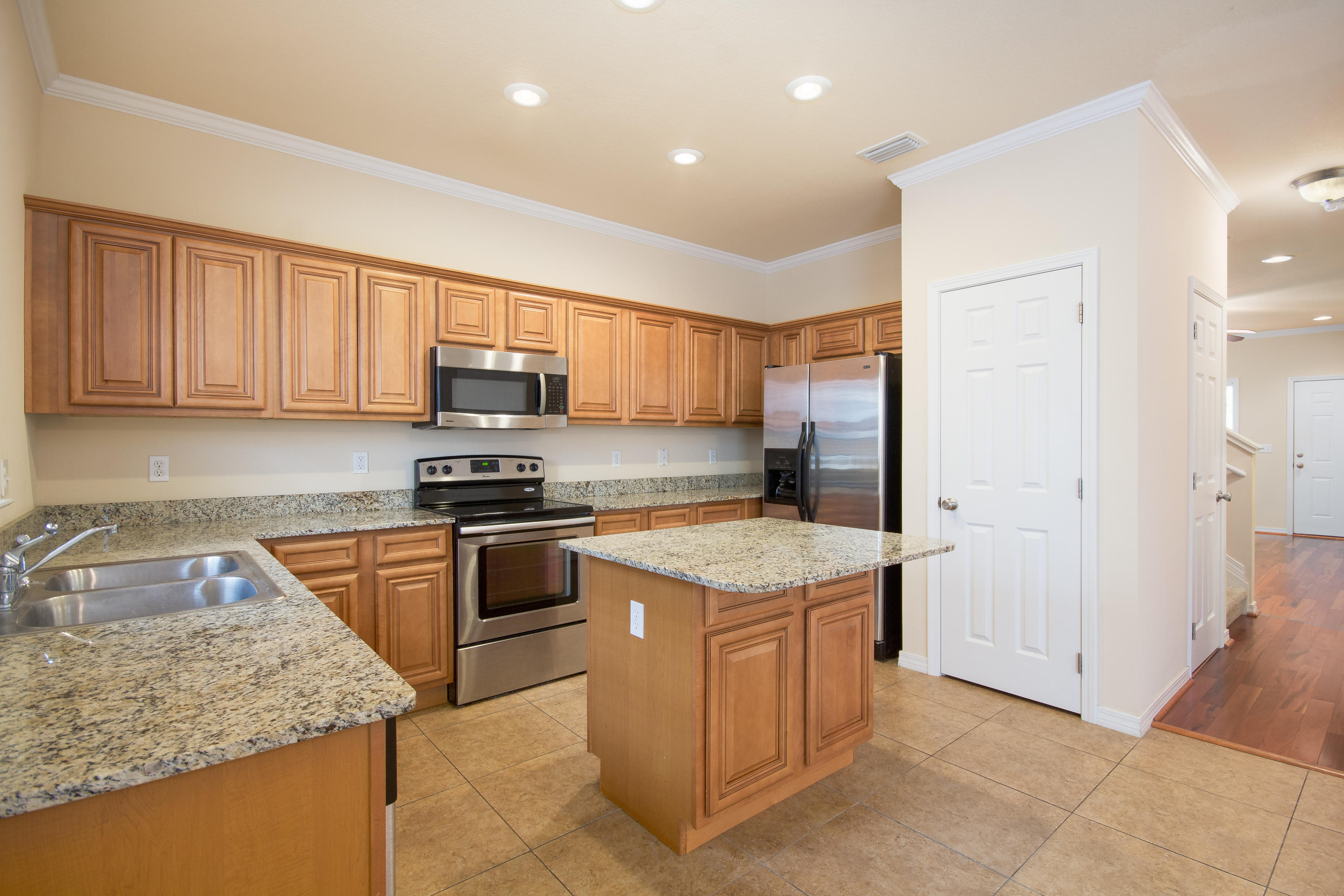 MERIDIAN SQUARE T/H - Residential