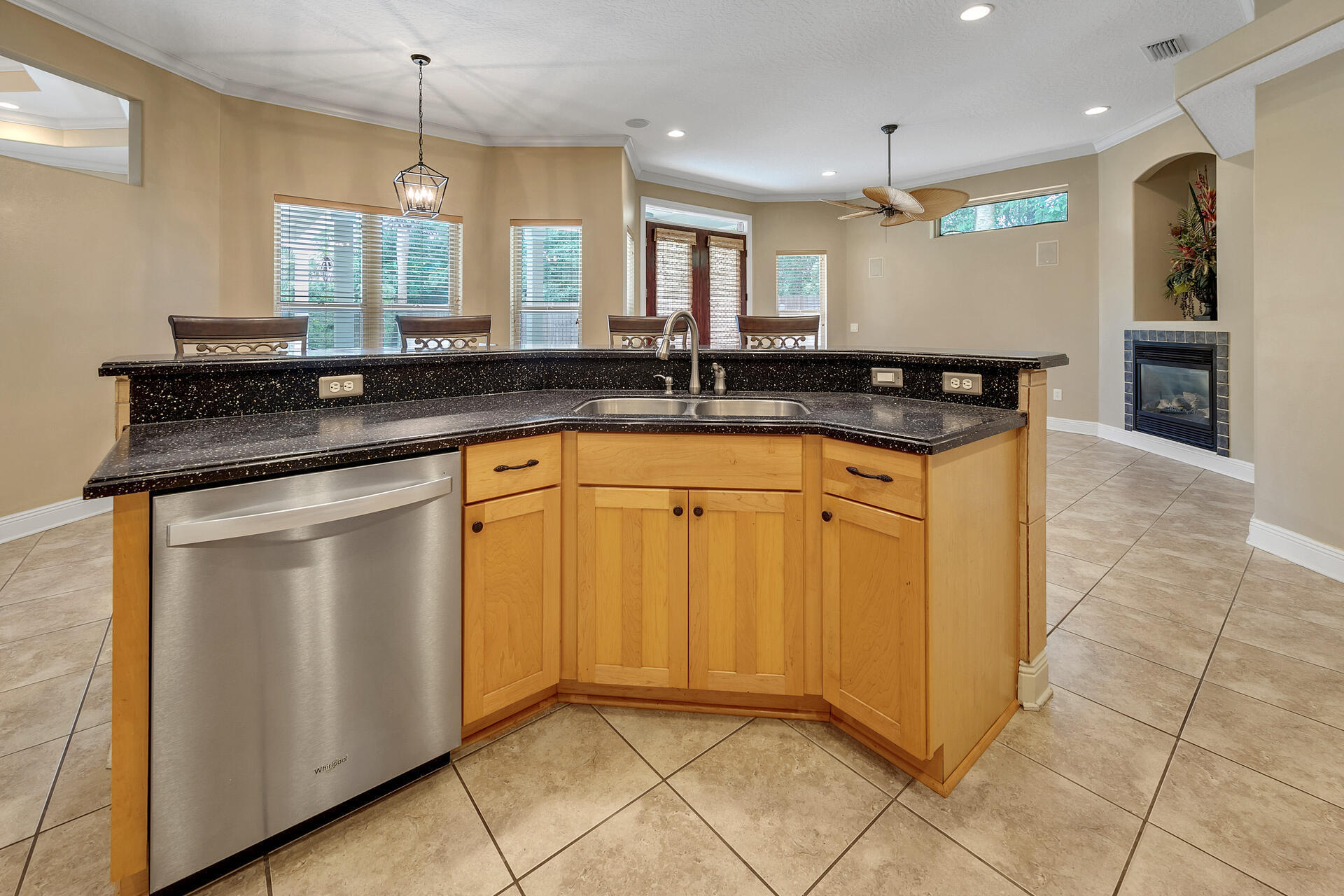 CHARDONNAY ESTATES - Residential
