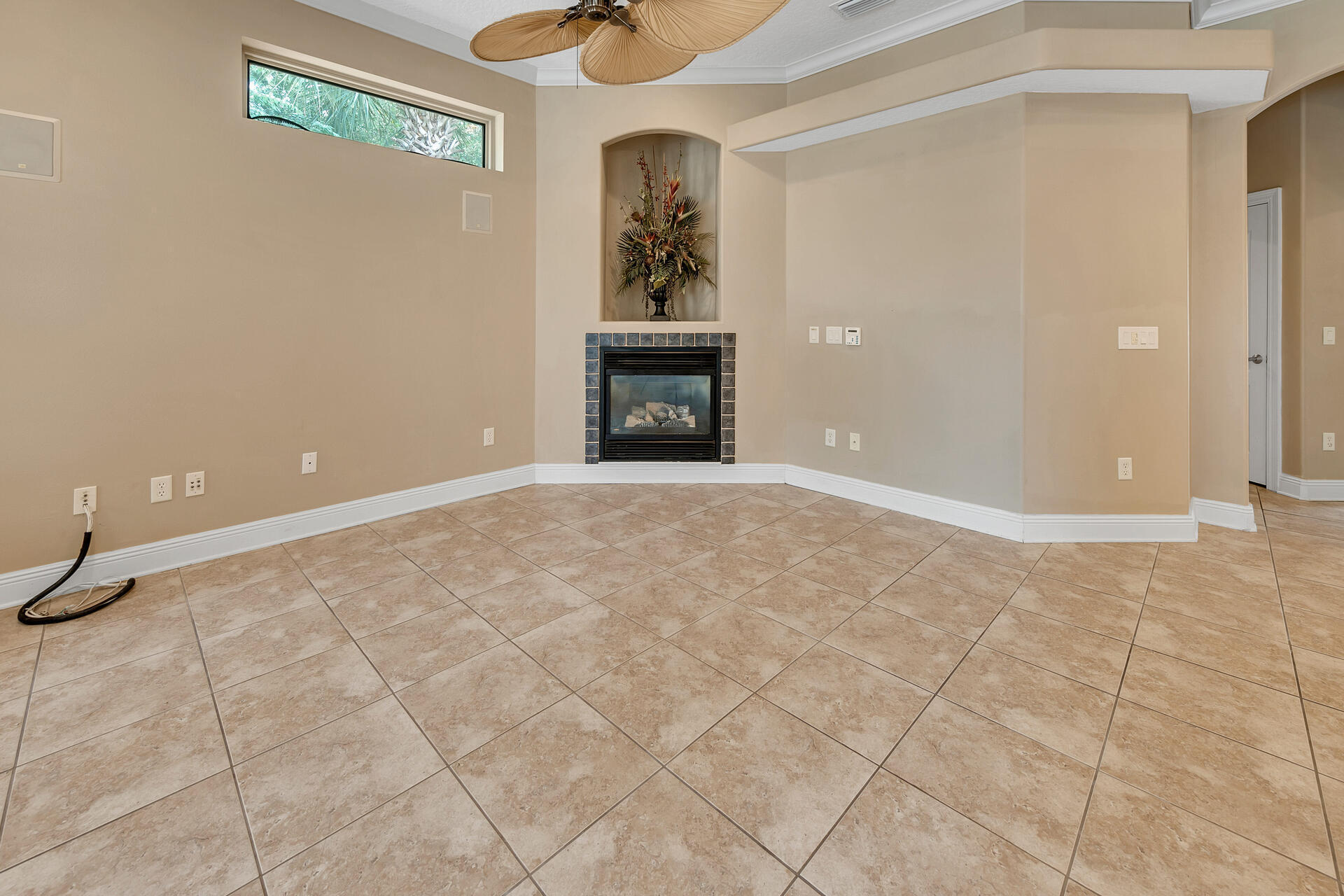 CHARDONNAY ESTATES - Residential