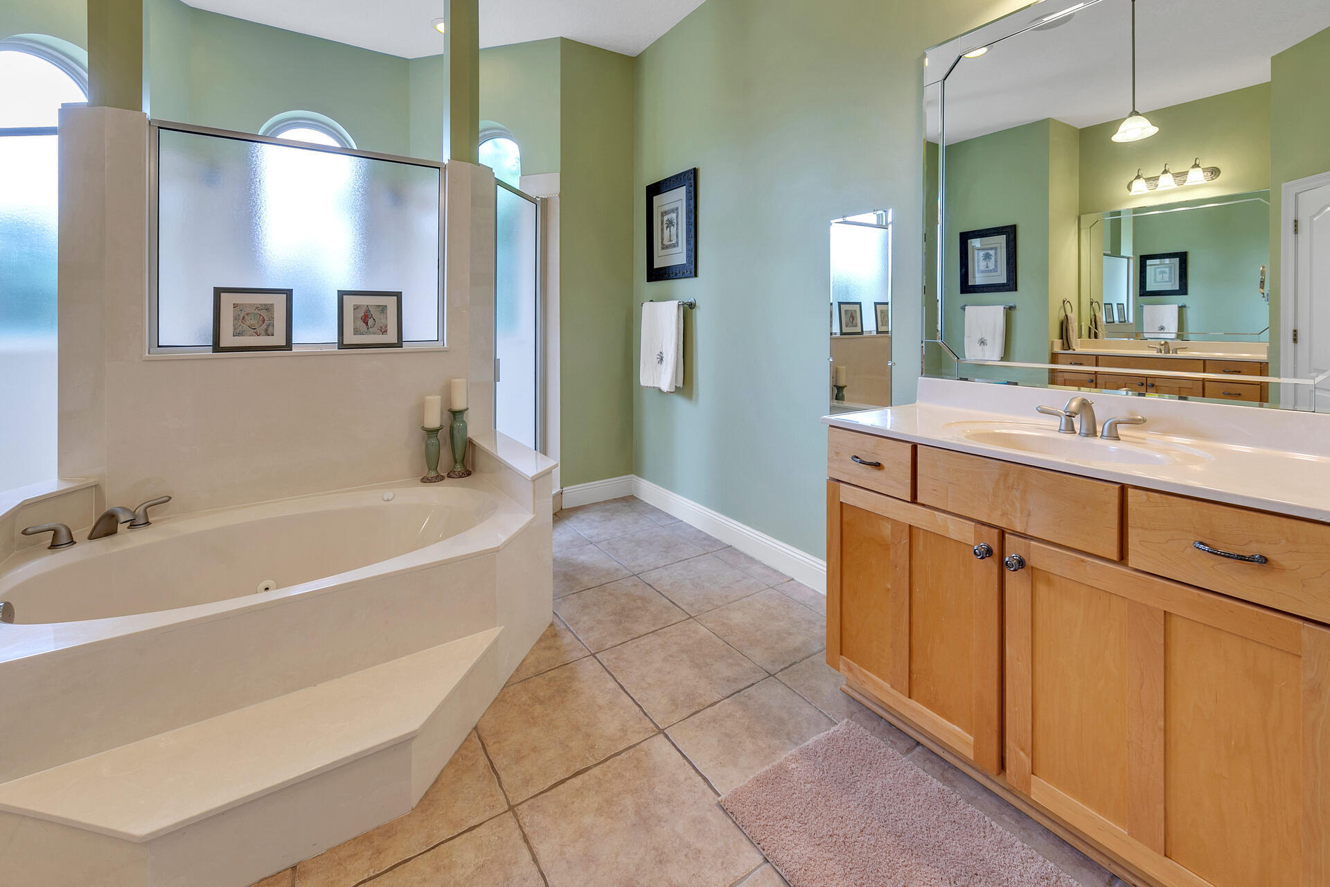 CHARDONNAY ESTATES - Residential