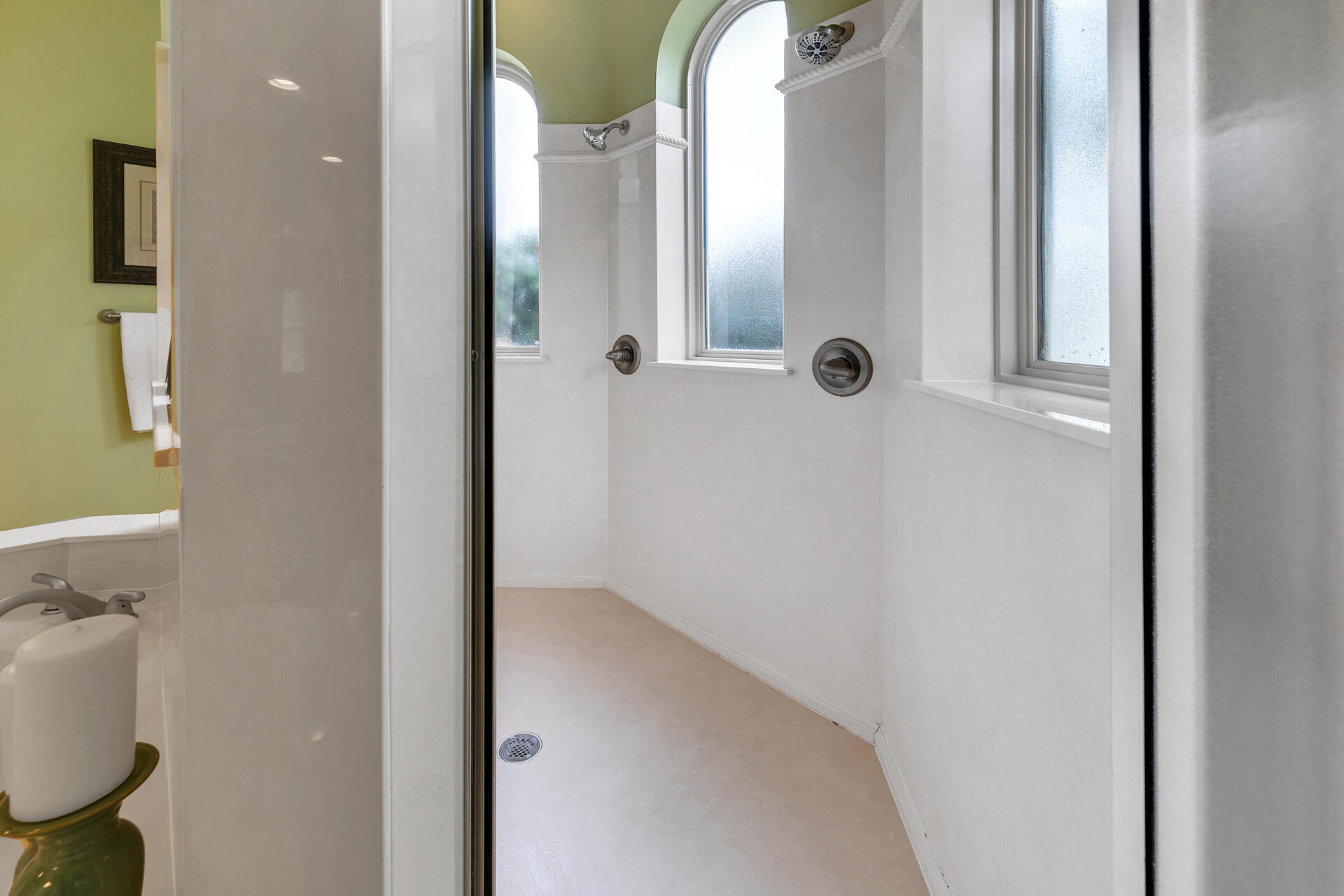 CHARDONNAY ESTATES - Residential