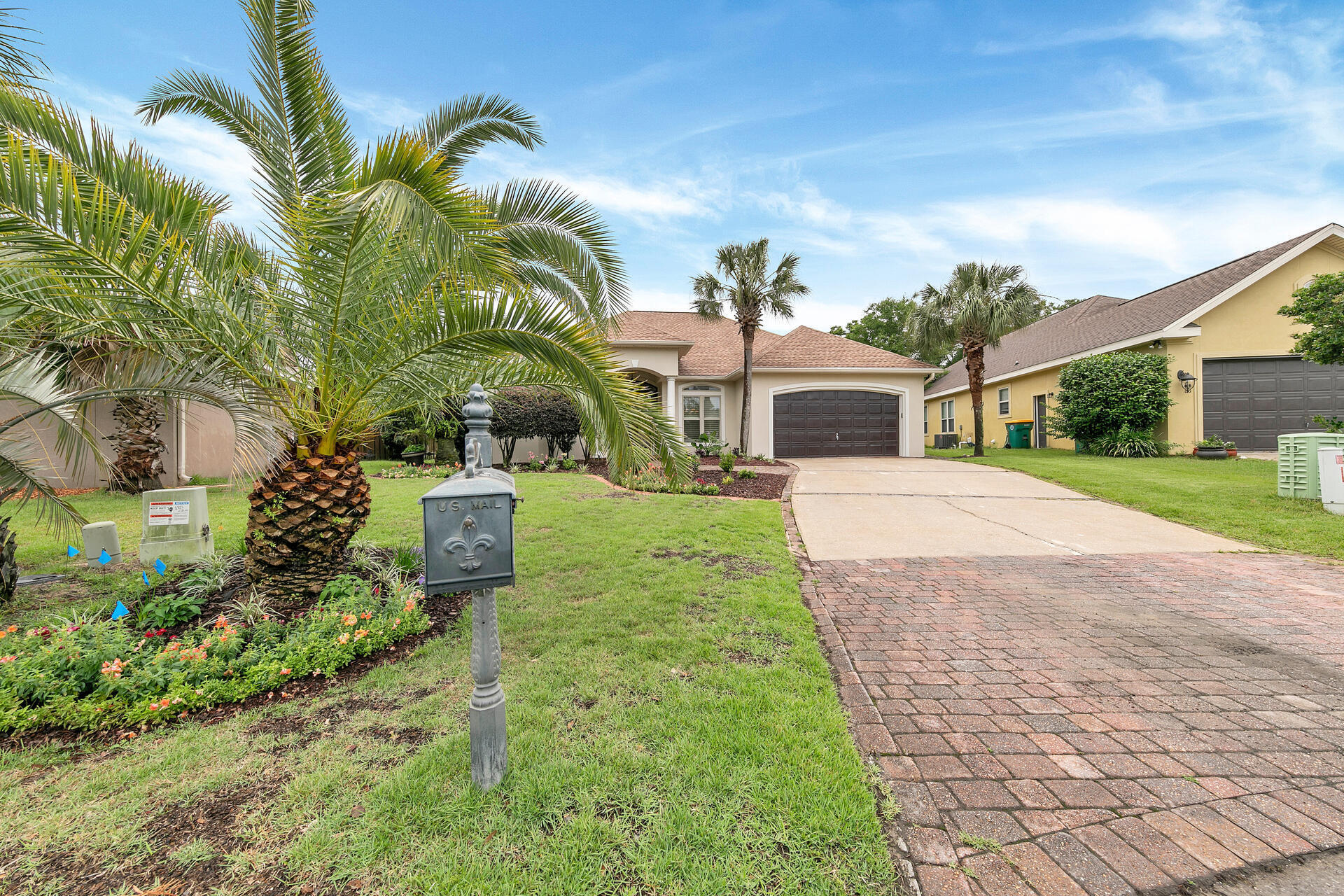 CHARDONNAY ESTATES - Residential