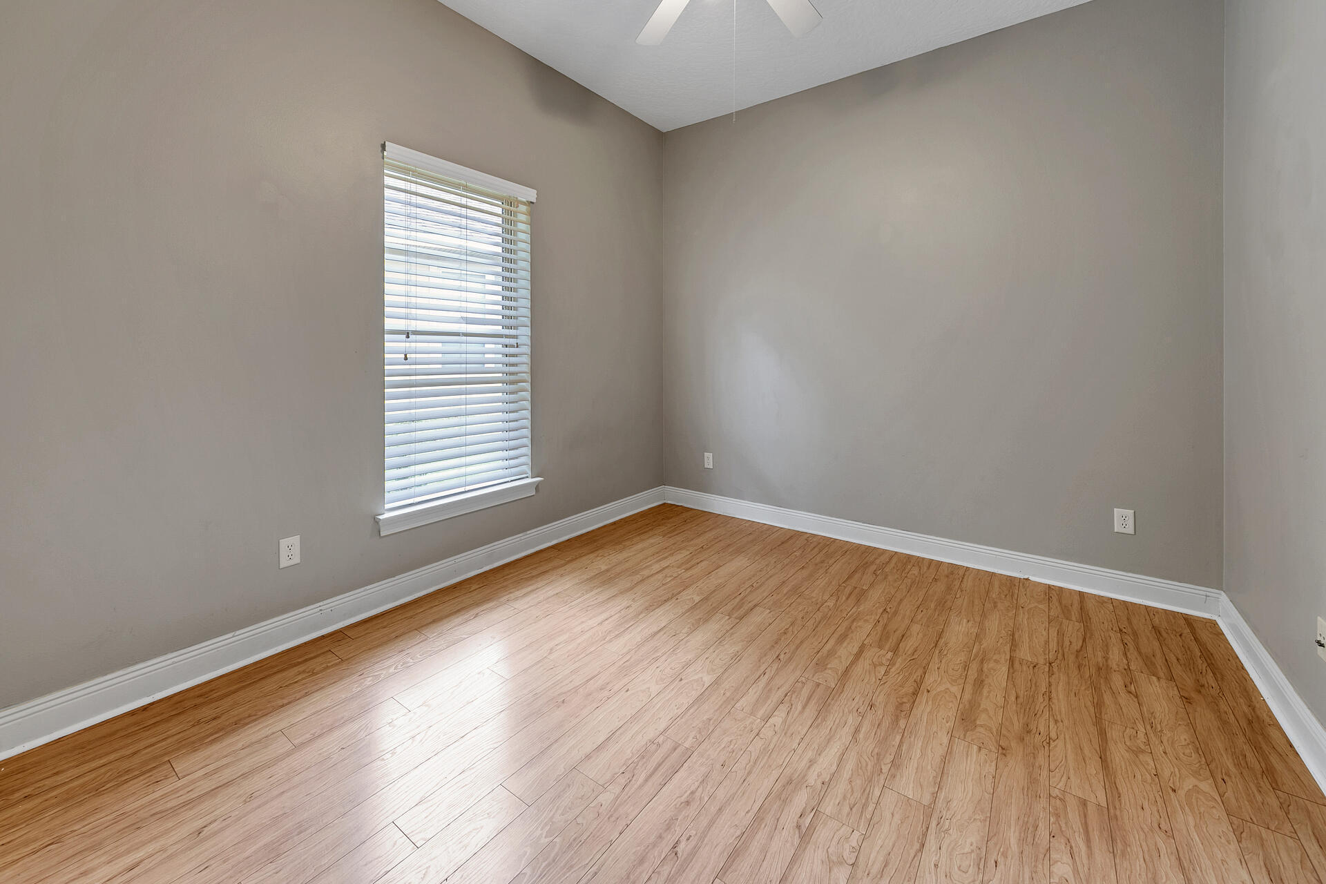 CHARDONNAY ESTATES - Residential