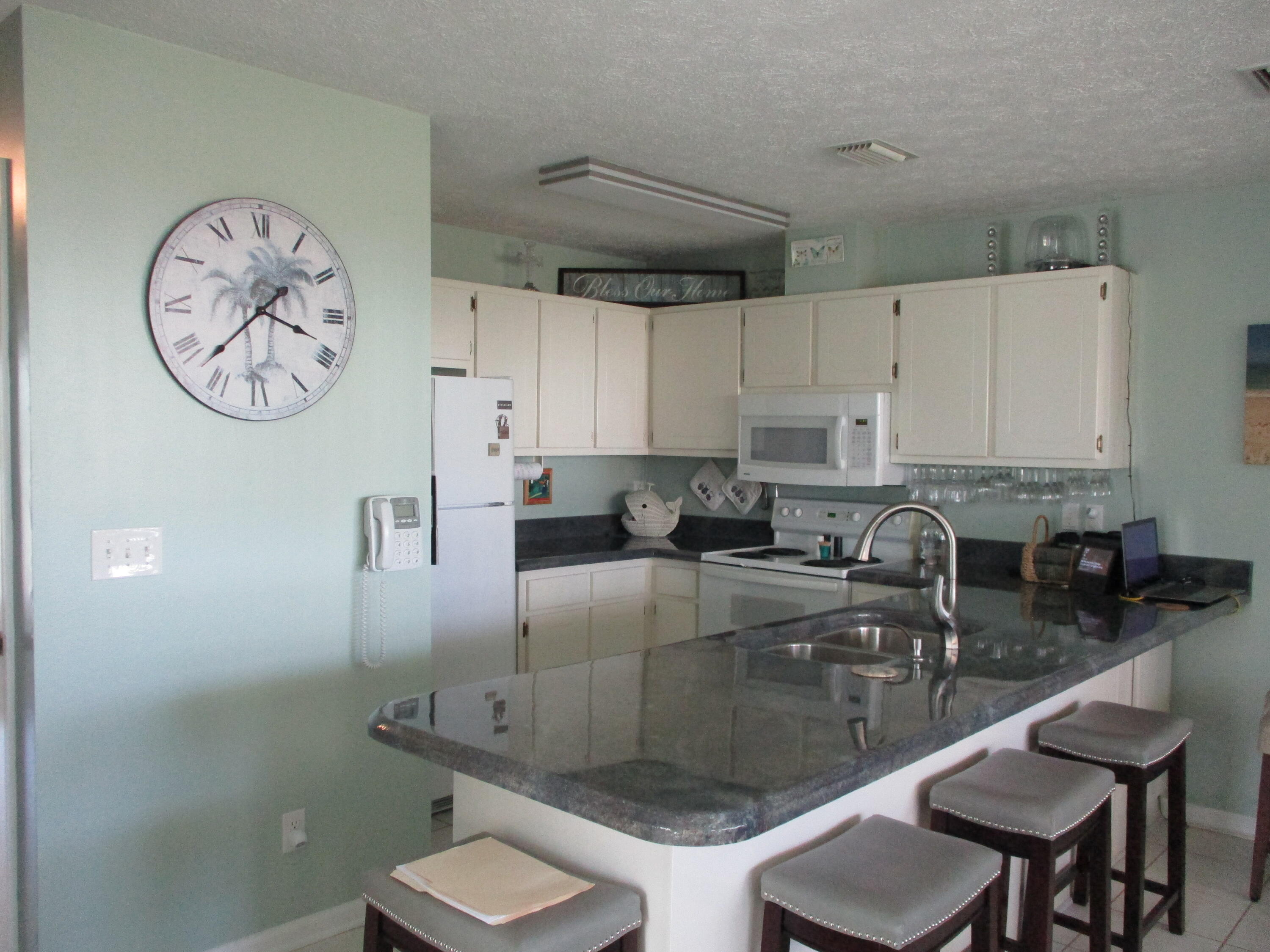 PEACHTREE PLACE 1 CONDO - Residential