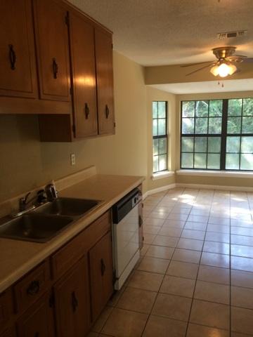 CHATEAU PRES DE LA MER - Residential Lease