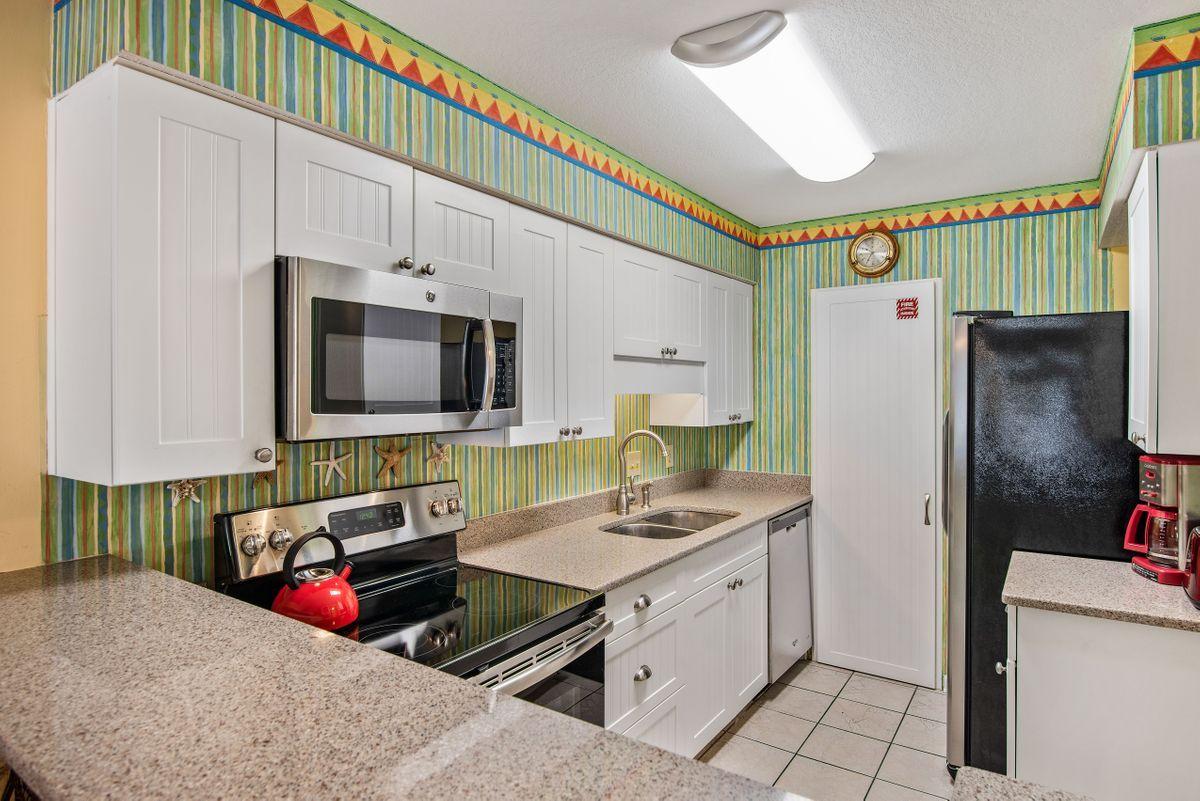 TRADEWIND CONDOS - Residential