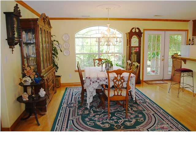 WOODLAND SHORES - Residential