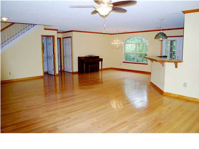 WOODLAND SHORES - Residential