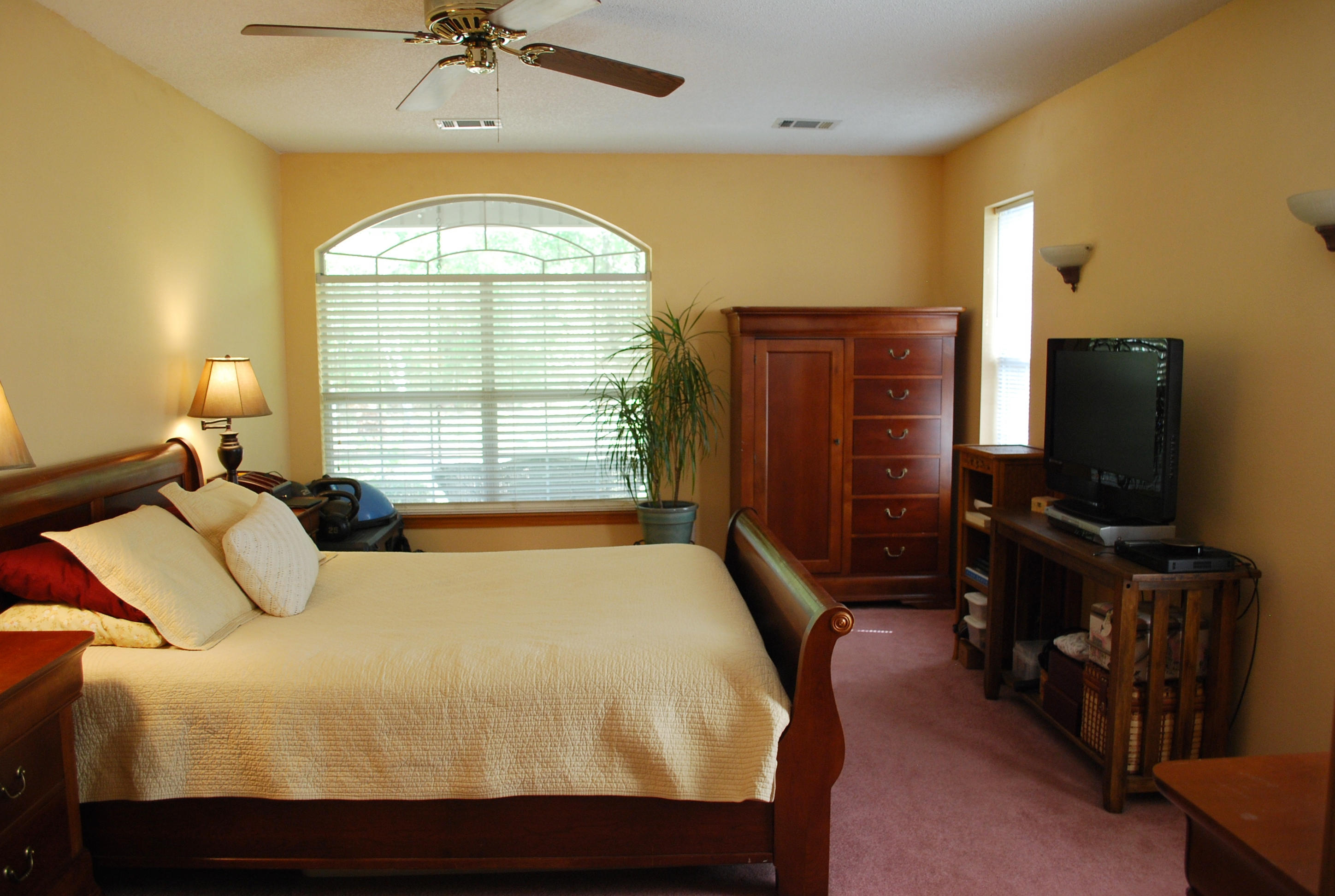 WOODLAND SHORES - Residential