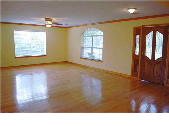 WOODLAND SHORES - Residential