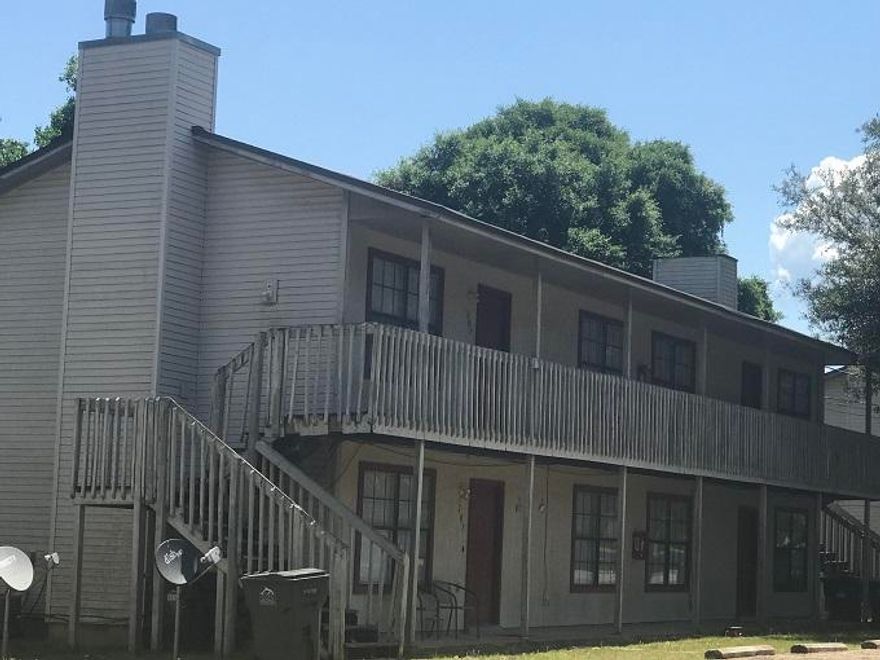 40 unit apartment complex with 10 parcels. Each two story building has 4 apartments. All apartments are 2 bedroom. Some have 1 full bath, some have 1.5 baths. High occupancy rates and low turnover. Good location north of I-10, south of 9 Mile Rd.
Showings by appointment only.