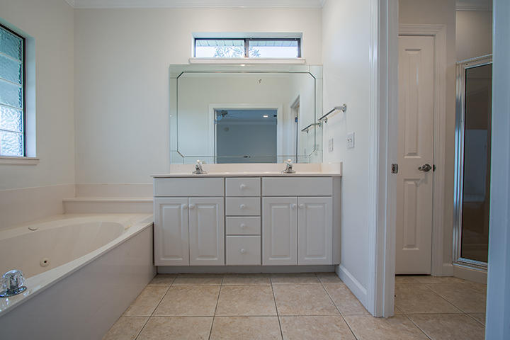 DEERWOOD, DEERWOOD DR. - Residential