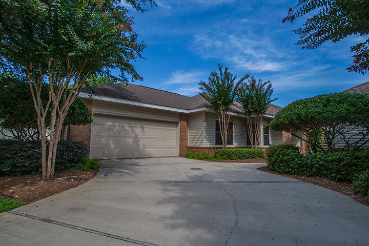 DEERWOOD, DEERWOOD DR. - Residential