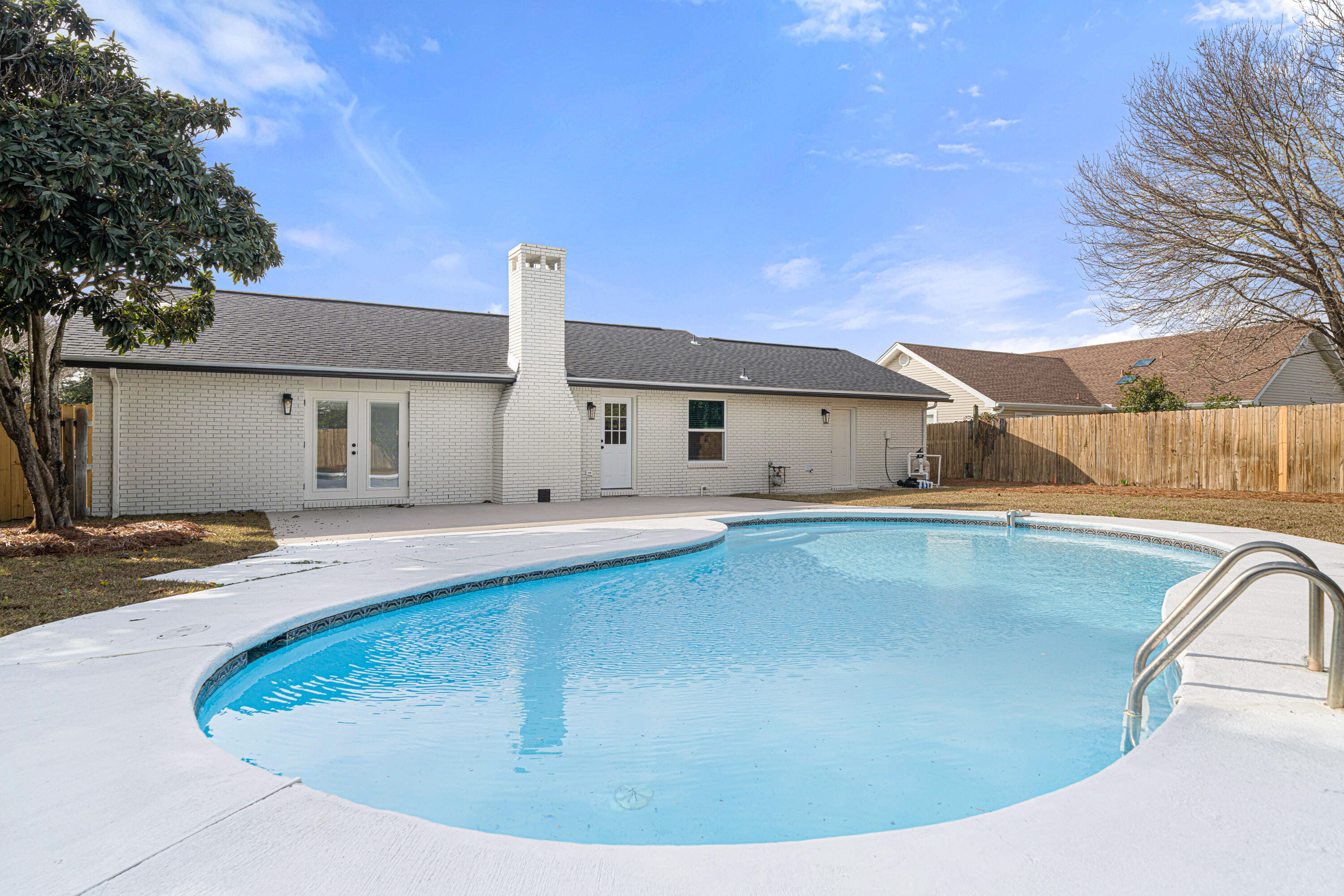 100% Updated Pool! New Windows, Wiring reworked and brought to code with new panel. cha, new roof, new hot water heater, new pool liner and equipment, new kitchen and baths, new flooring, new fans and lights, new paint inside and out, new landscaping.....