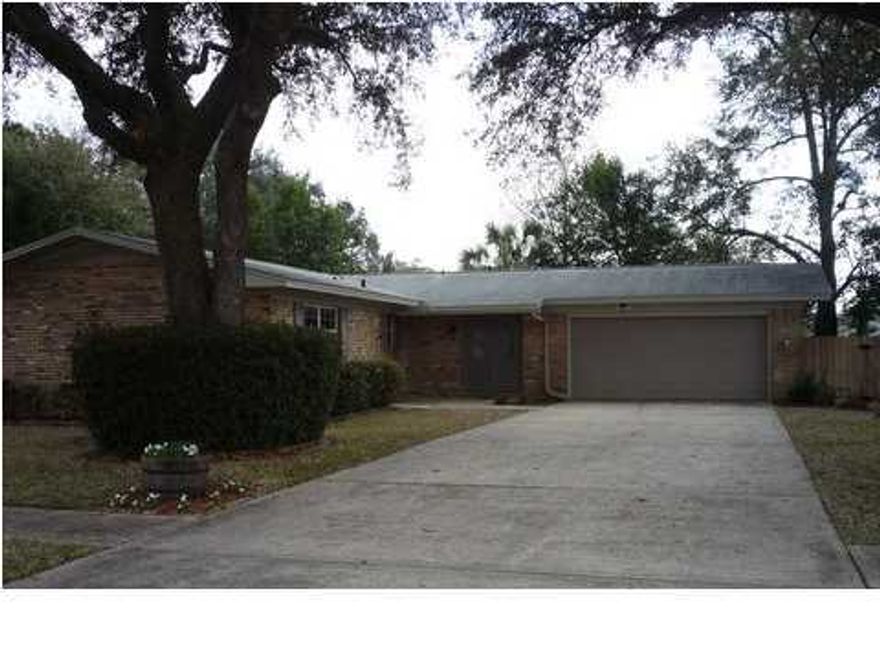 Home for sale in Ft. Walton Beach...Convenient to both bases - approximately 4 miles to Eglin AFB and 7 miles to Hurlburt Field. A trip to the beautiful beaches of Okaloosa Island is only about a 7 mile drive. The neighborhood of Kenwood also features sidewalks, tennis, playgrounds, golf, and it's own elementary school. Nestled under large live oak trees, this recently renovated home is move-in ready. Enjoy cooking in the updated kitchen surrounded by granite countertops, Thomasville cabinets, a travertine back splash, and modern Maytag appliances,including a gas range. Natural light from the living room, dining room and family room bring the outside in with views of the backyard that is enclosed with a 6 ft privacy fence. Relax in front of the wood burning fireplace or put-your-feet