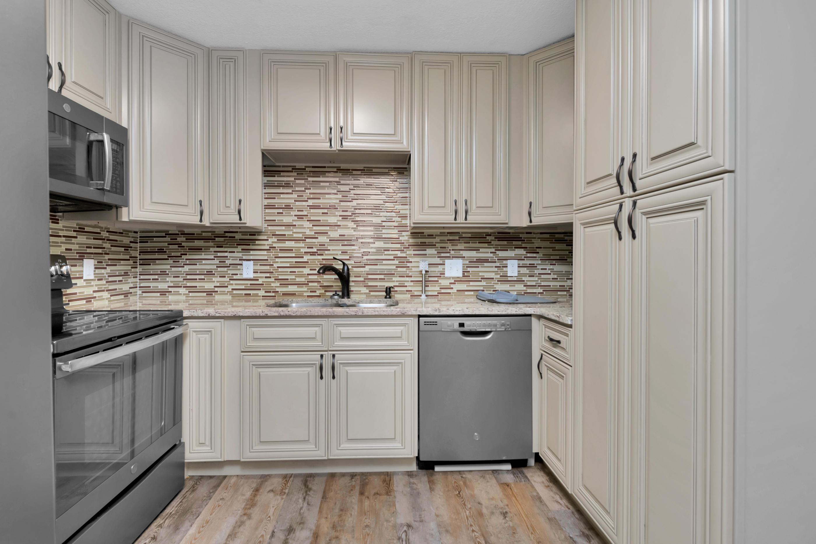 HIDDEN TRAILS PH 1 - Residential