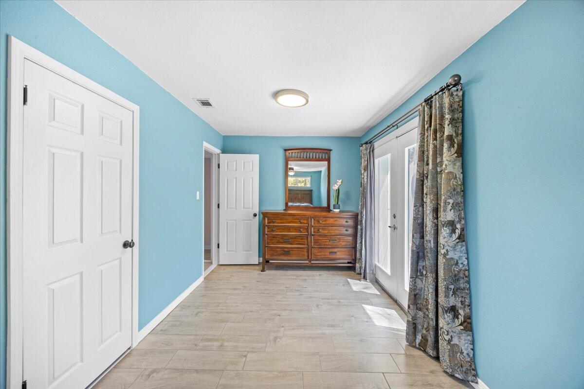 CRESCENT LAKE - Residential