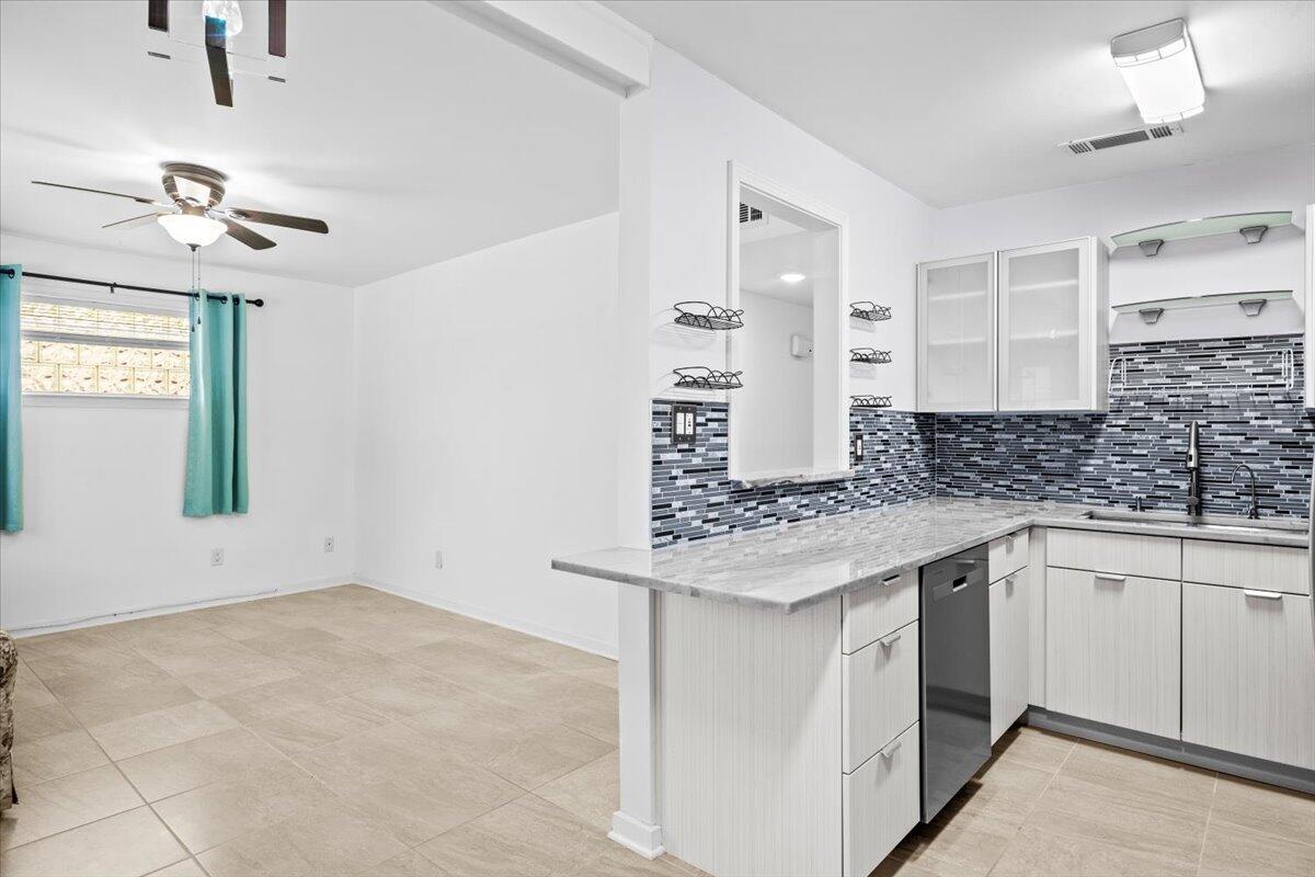 CRESCENT LAKE - Residential