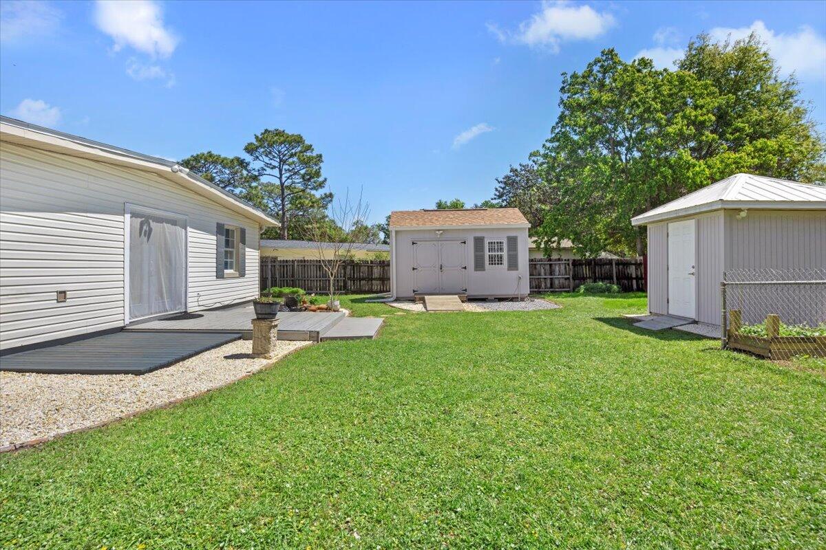 CRESCENT LAKE - Residential