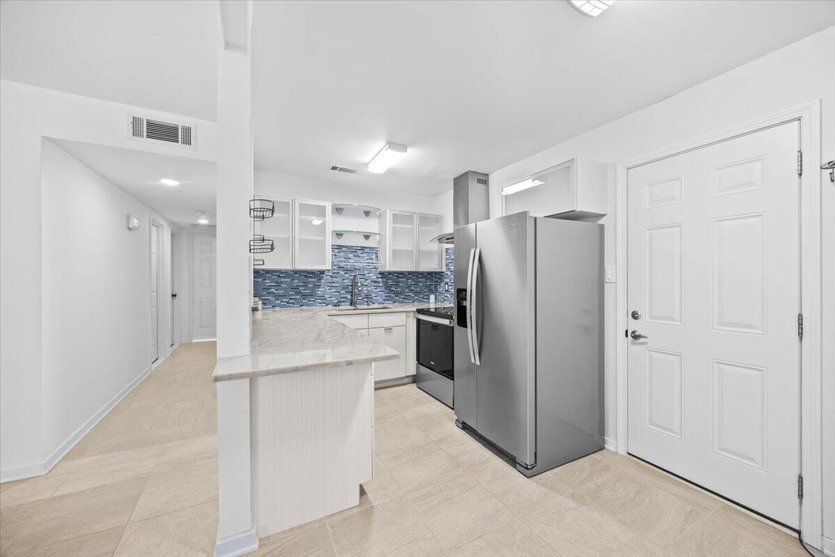 CRESCENT LAKE - Residential