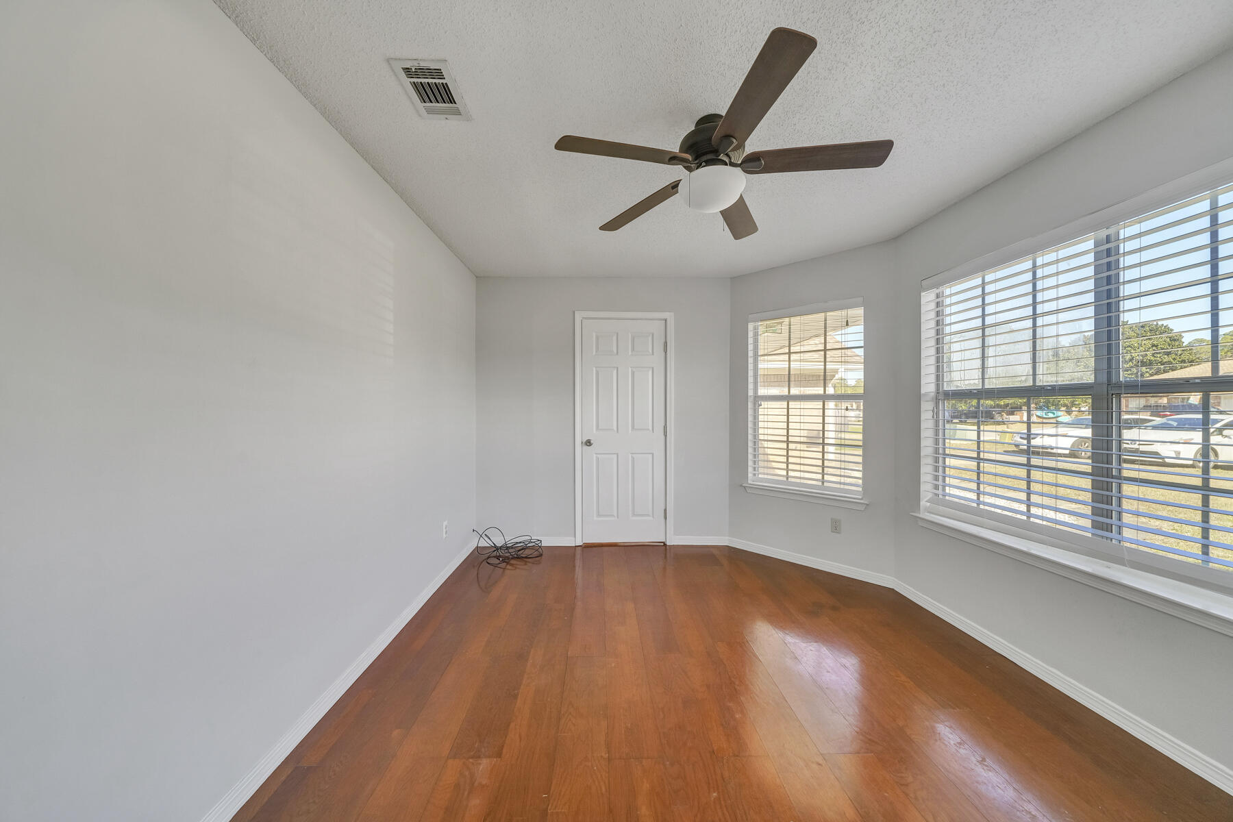 LEGEND COVE - Residential