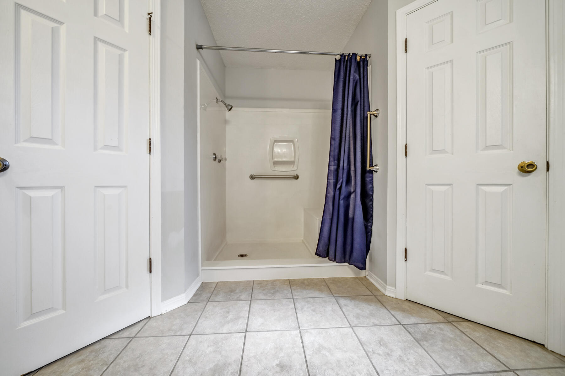 LEGEND COVE - Residential