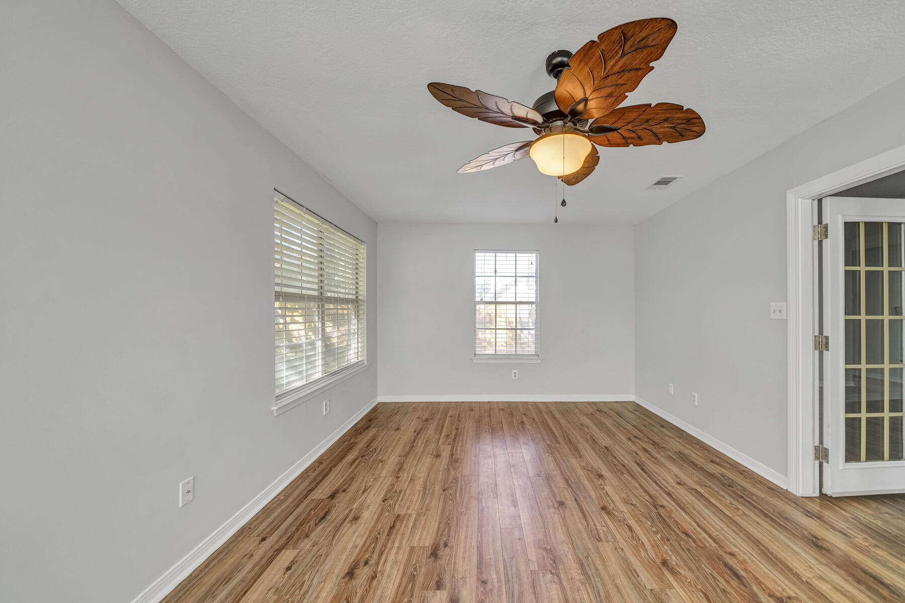 LEGEND COVE - Residential