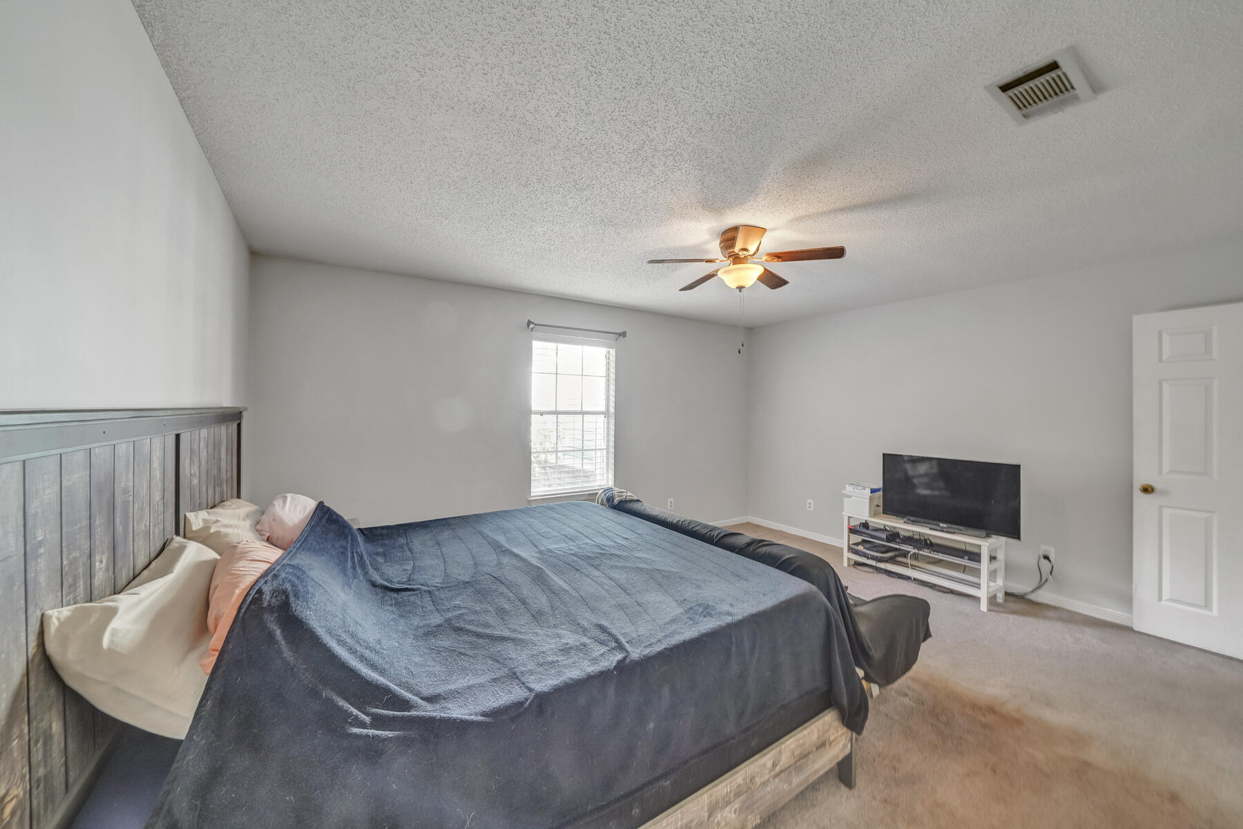 LEGEND COVE - Residential