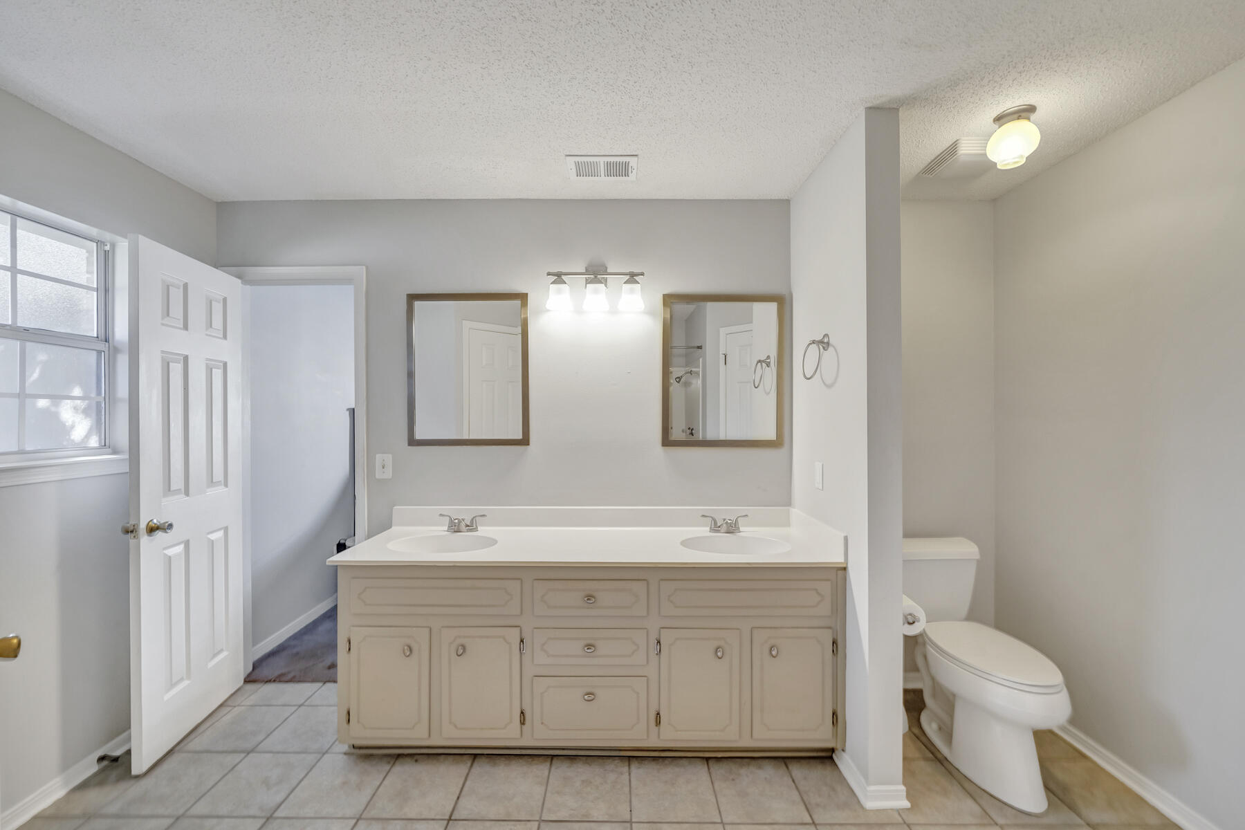 LEGEND COVE - Residential