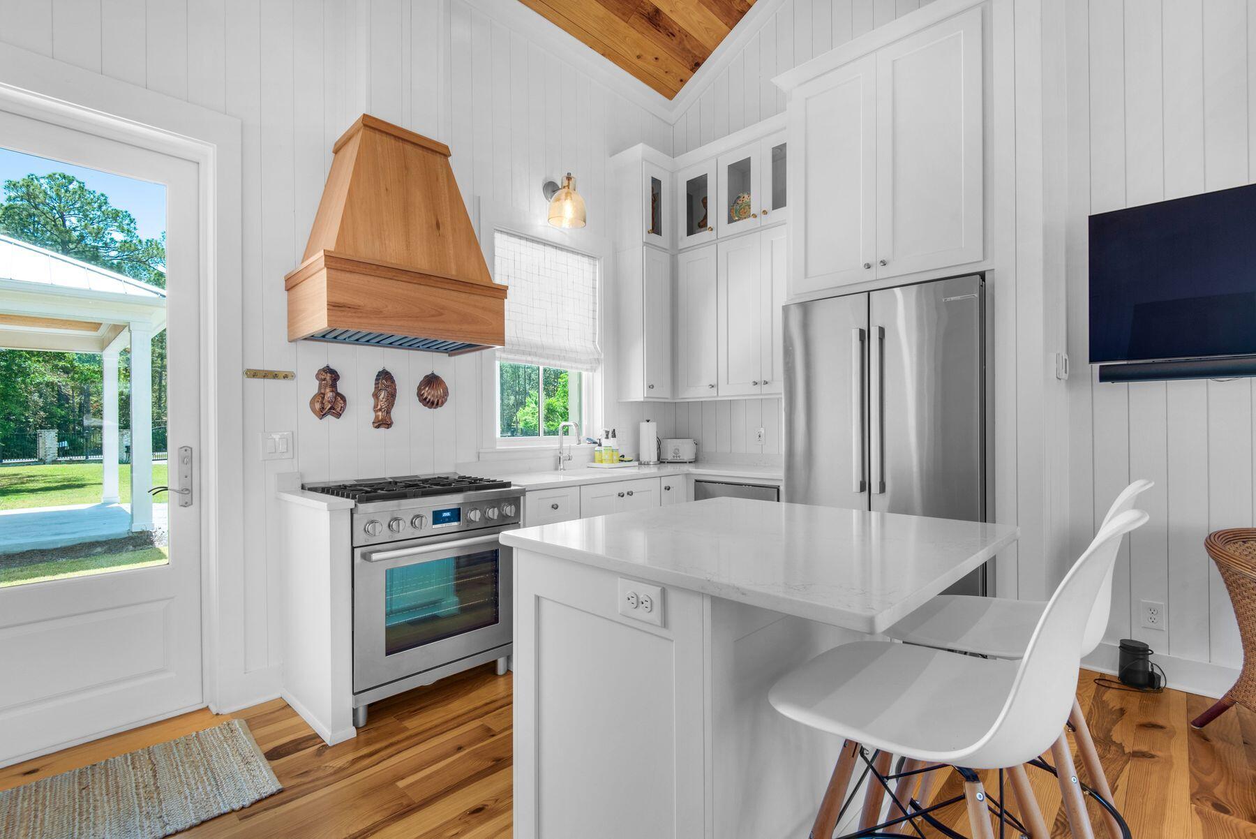 HEWETT BAYOU - Residential