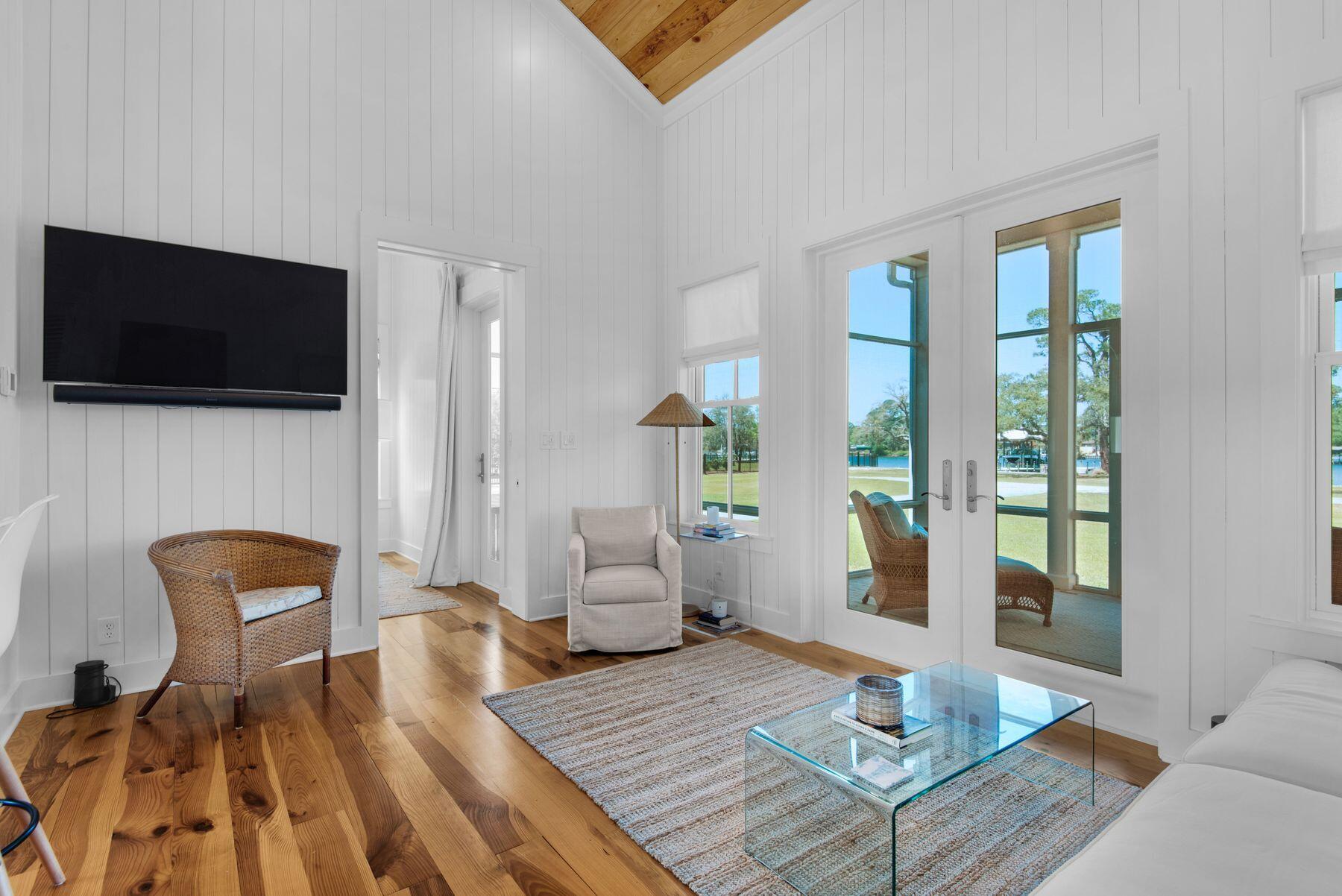 HEWETT BAYOU - Residential