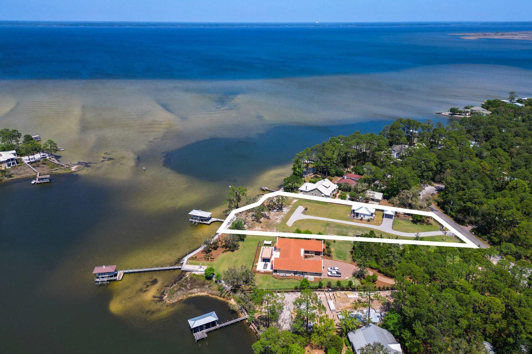 HEWETT BAYOU - Residential